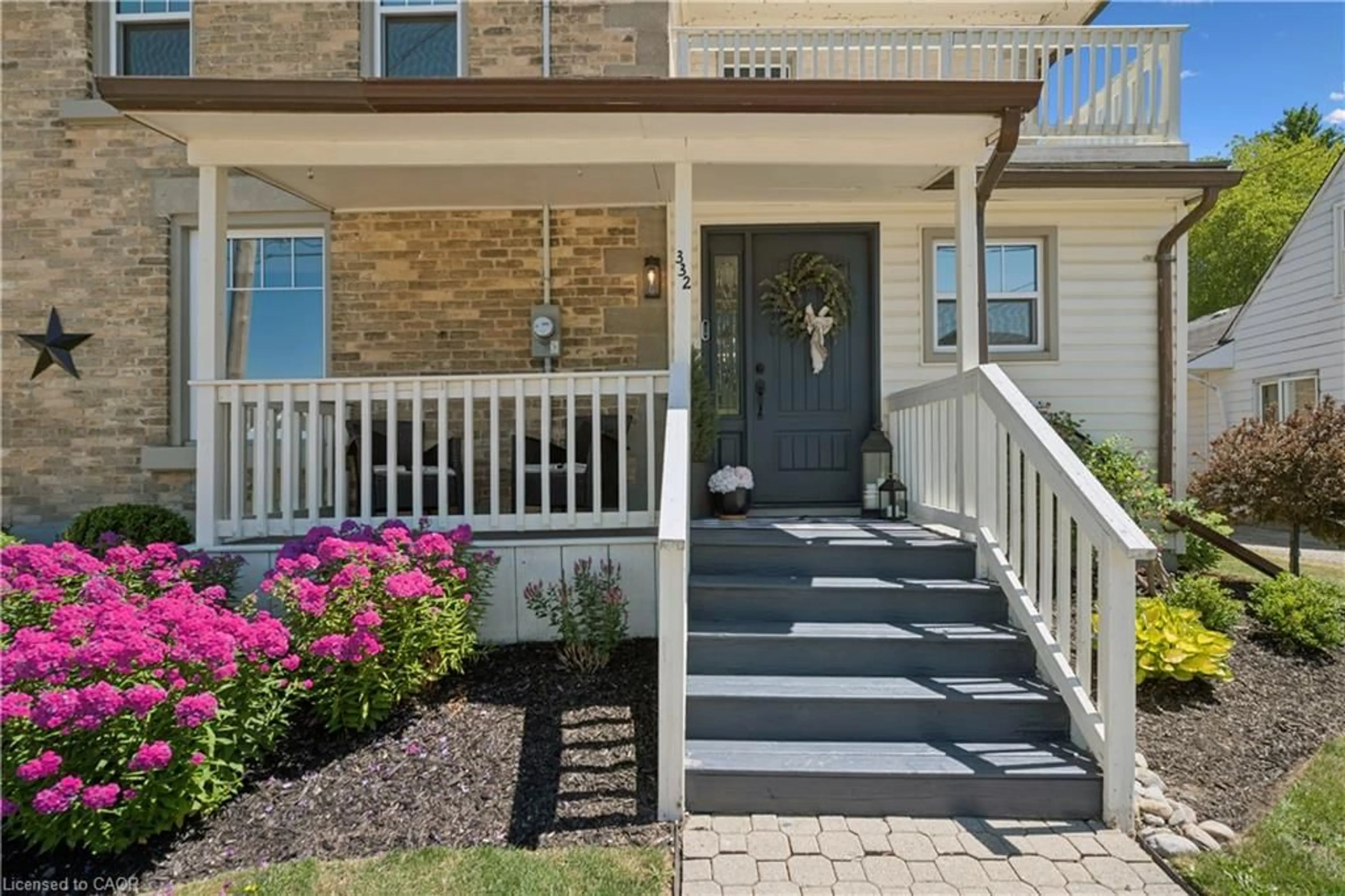 Indoor entryway for 332 Jane St, Palmerston Ontario N0G 2P0