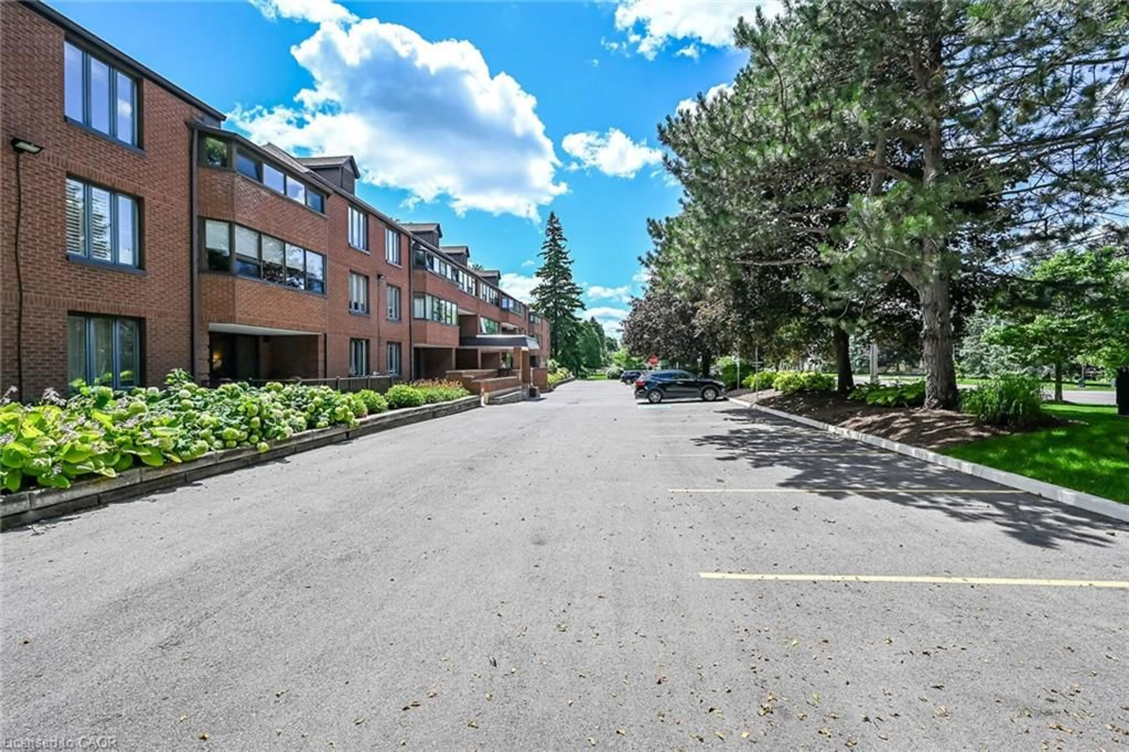 Patio, unknown for 150 Wilson St #308, Ancaster Ontario L8R 1E2