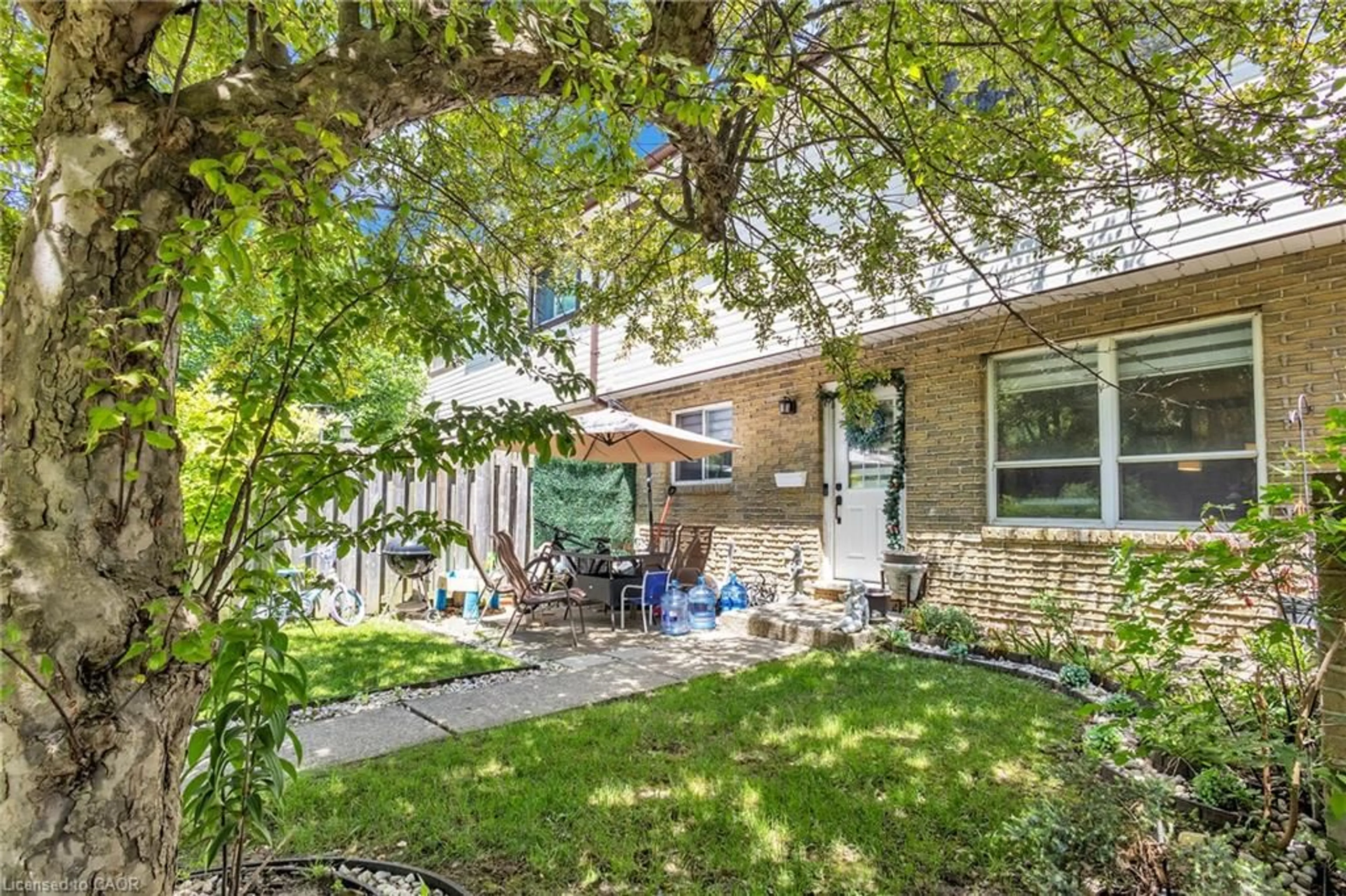 Patio, street for 375 Pioneer Dr #7, Kitchener Ontario N2P 1L8