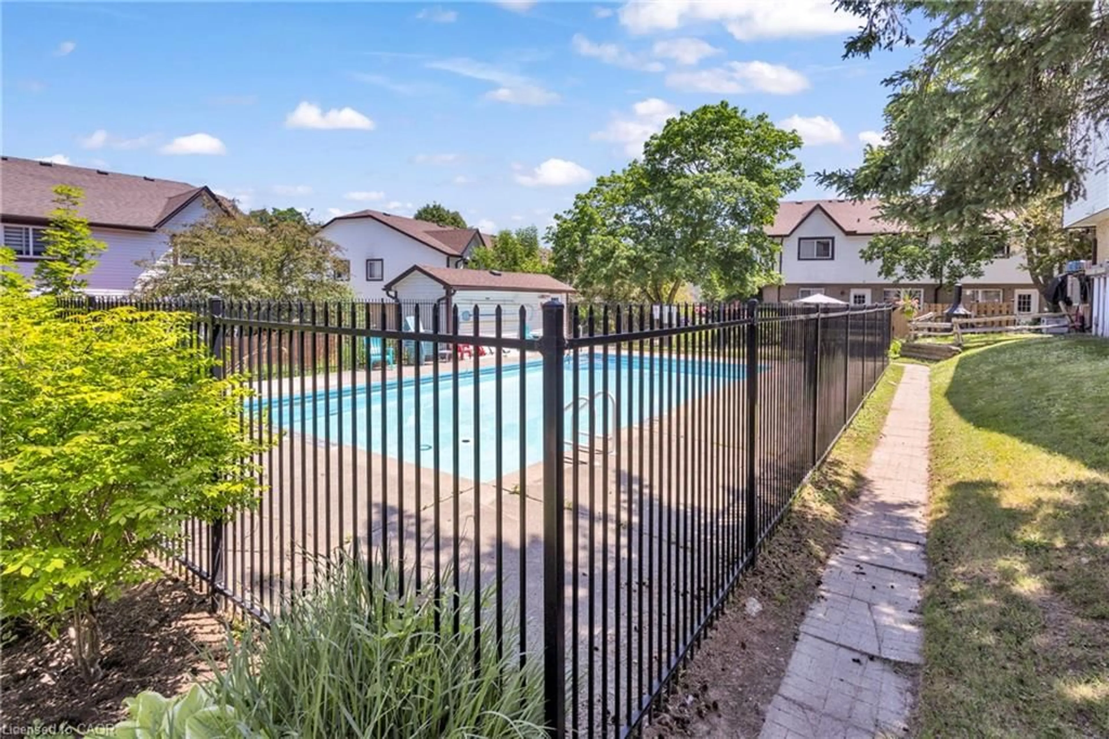 Pool for 375 Pioneer Dr #7, Kitchener Ontario N2P 1L8