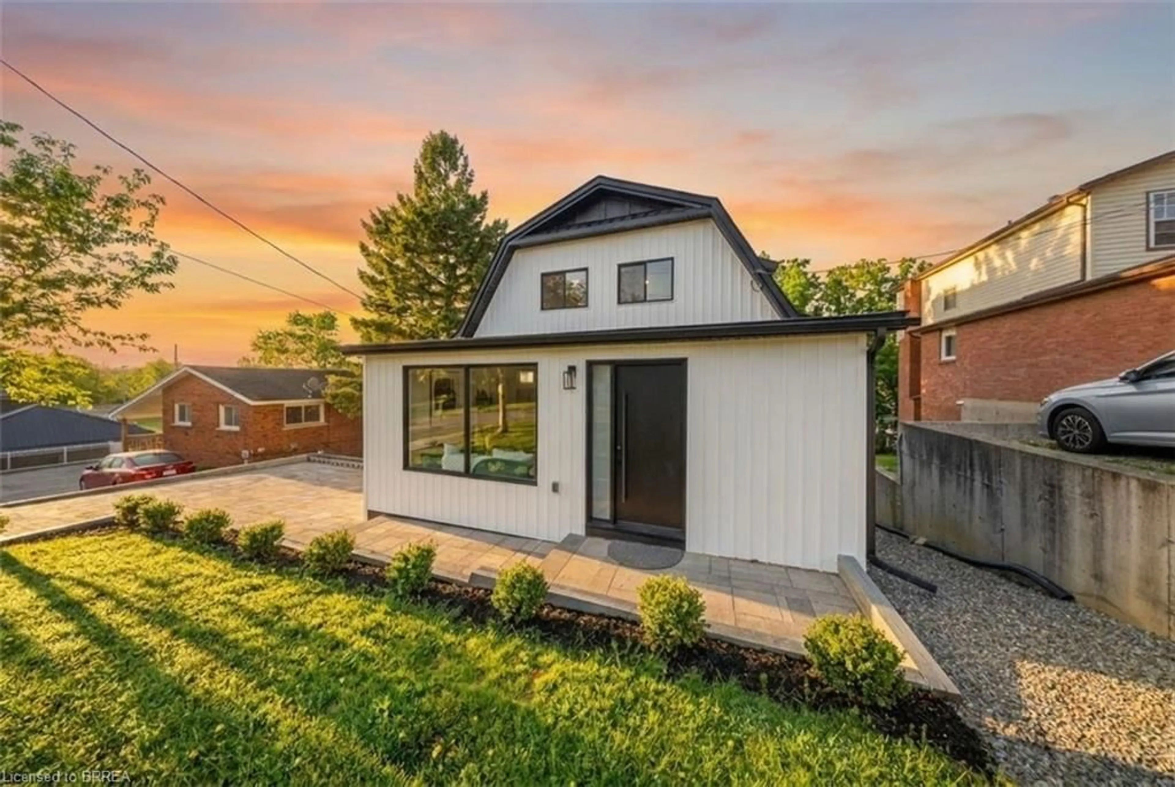 Home with brick exterior material, street for 23 Aberdeen St, Caledonia Ontario N3W 1C8