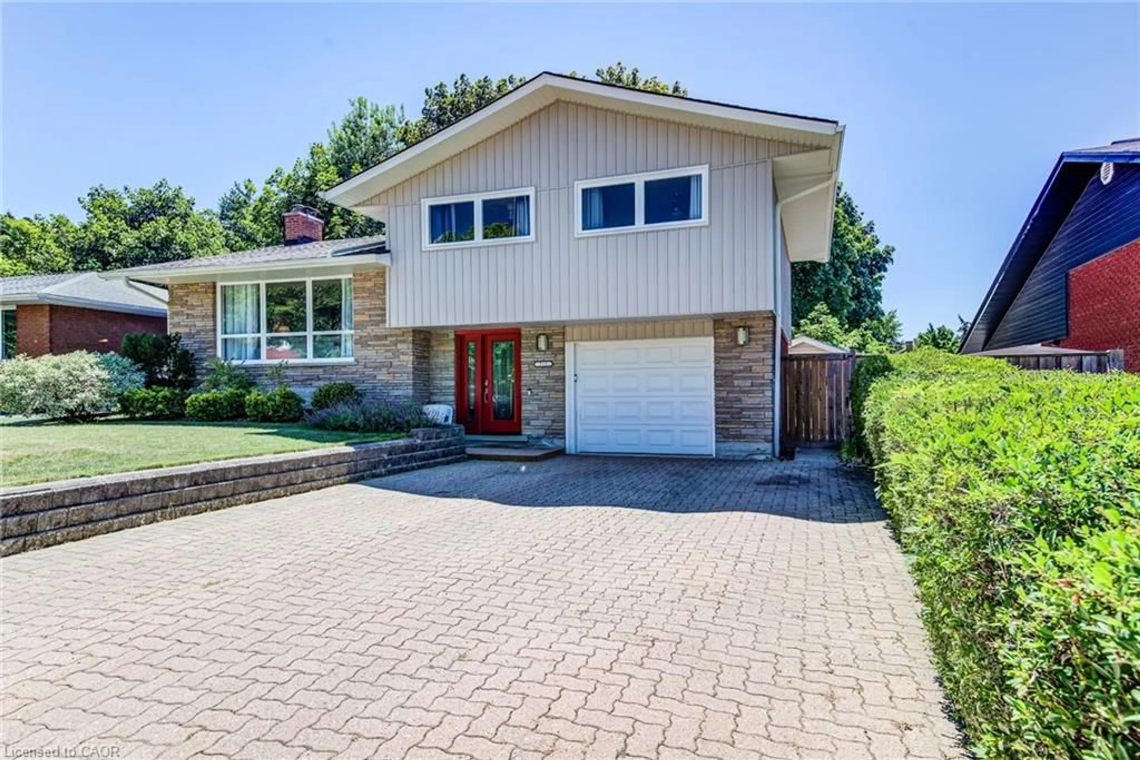 Home with brick exterior material, street for 215 Winfield Ave, Waterloo Ontario N2J 3M8