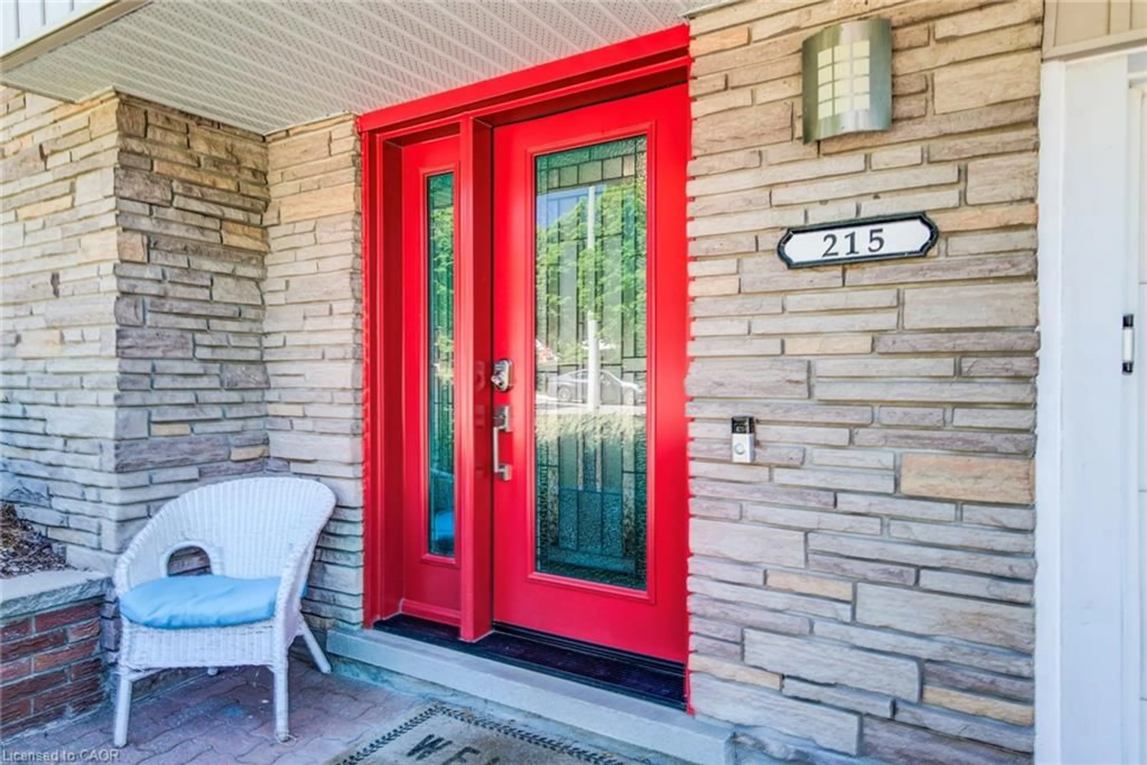 Indoor entryway for 215 Winfield Ave, Waterloo Ontario N2J 3M8