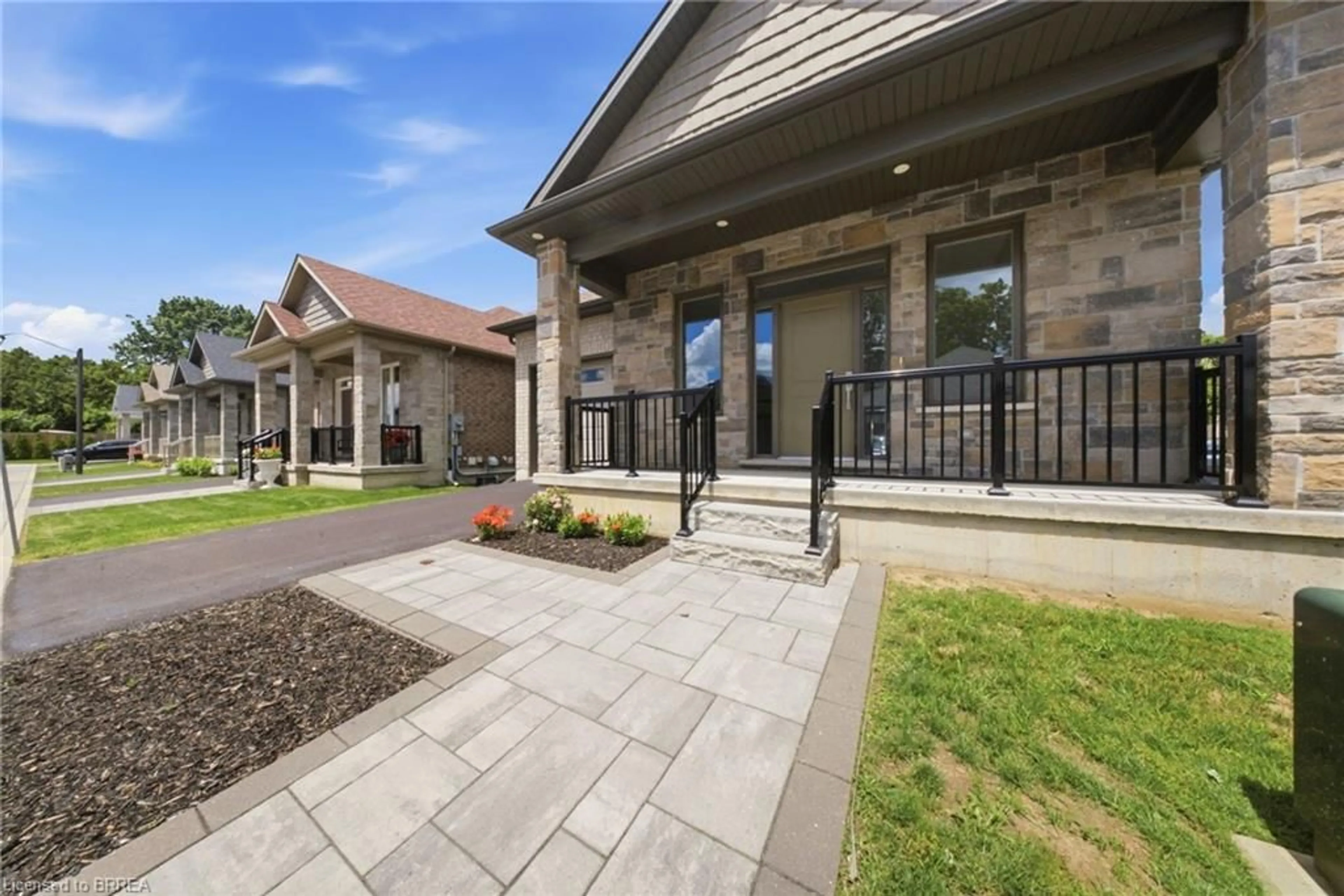 Patio, unknown for 6 Beckett Dr #10, Brantford Ontario N3T 6E5