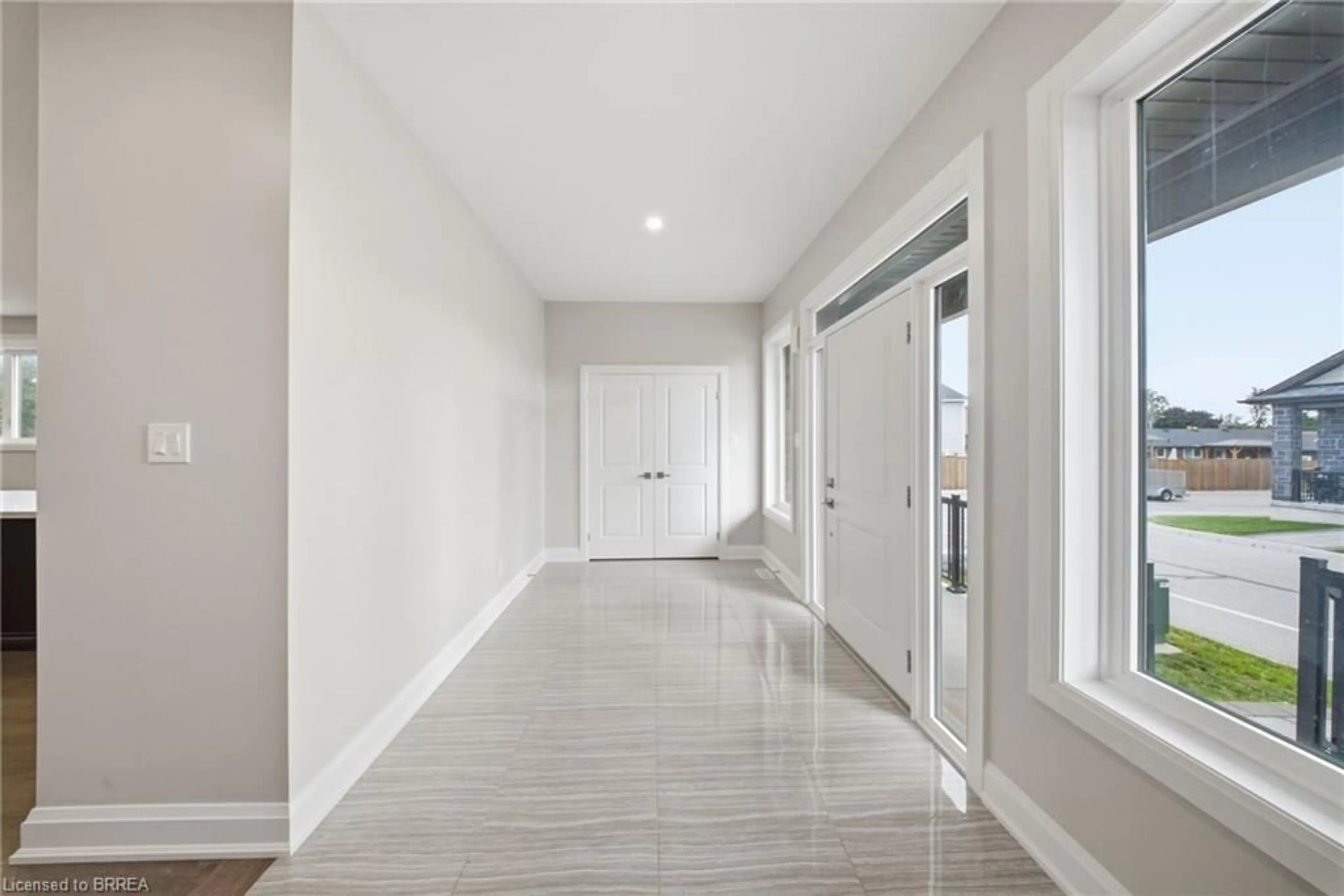 Indoor entryway for 6 Beckett Dr #10, Brantford Ontario N3T 6E5