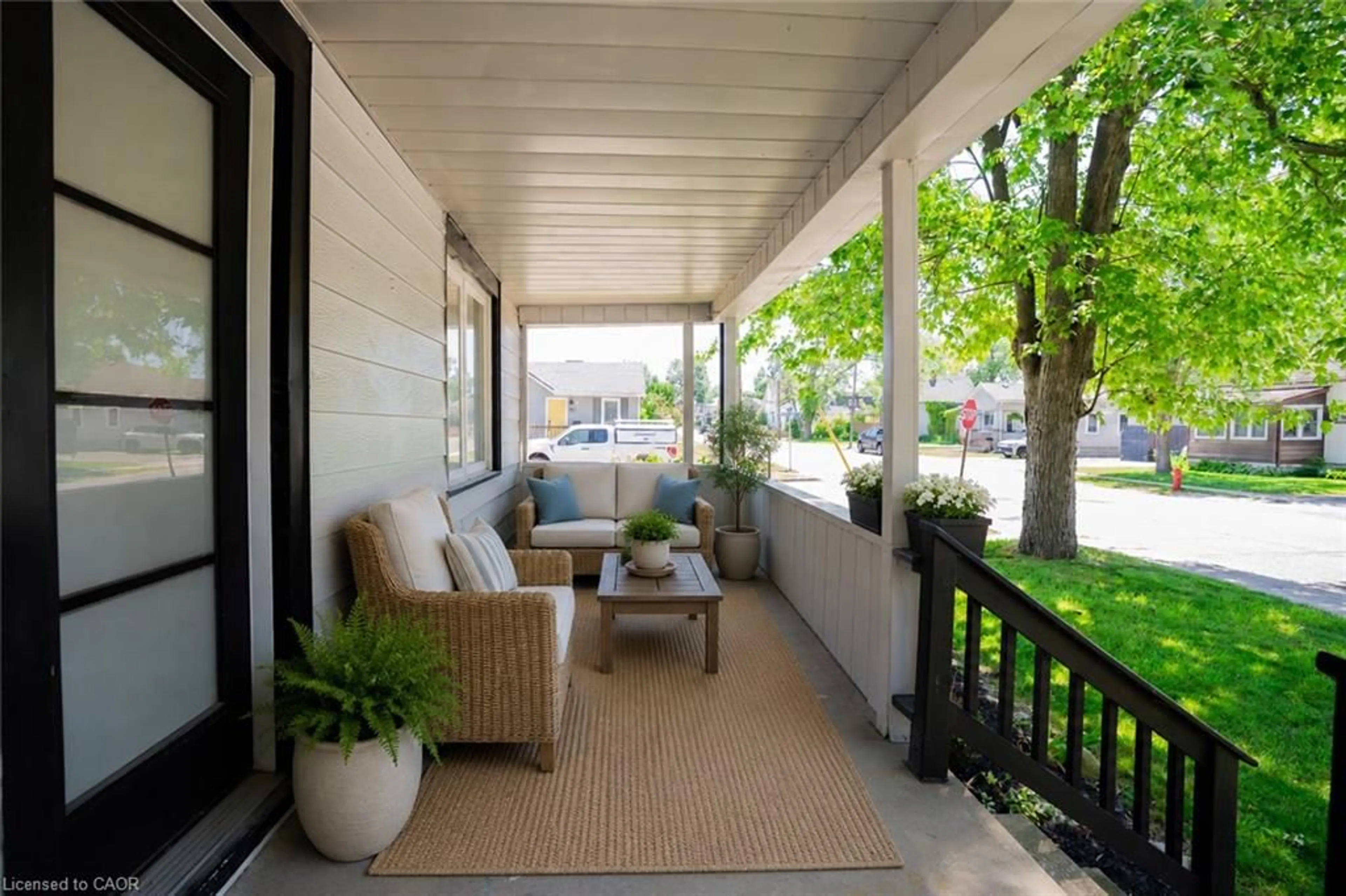 Patio, street for 793 Steele St, Port Colborne Ontario L3K 4Z5