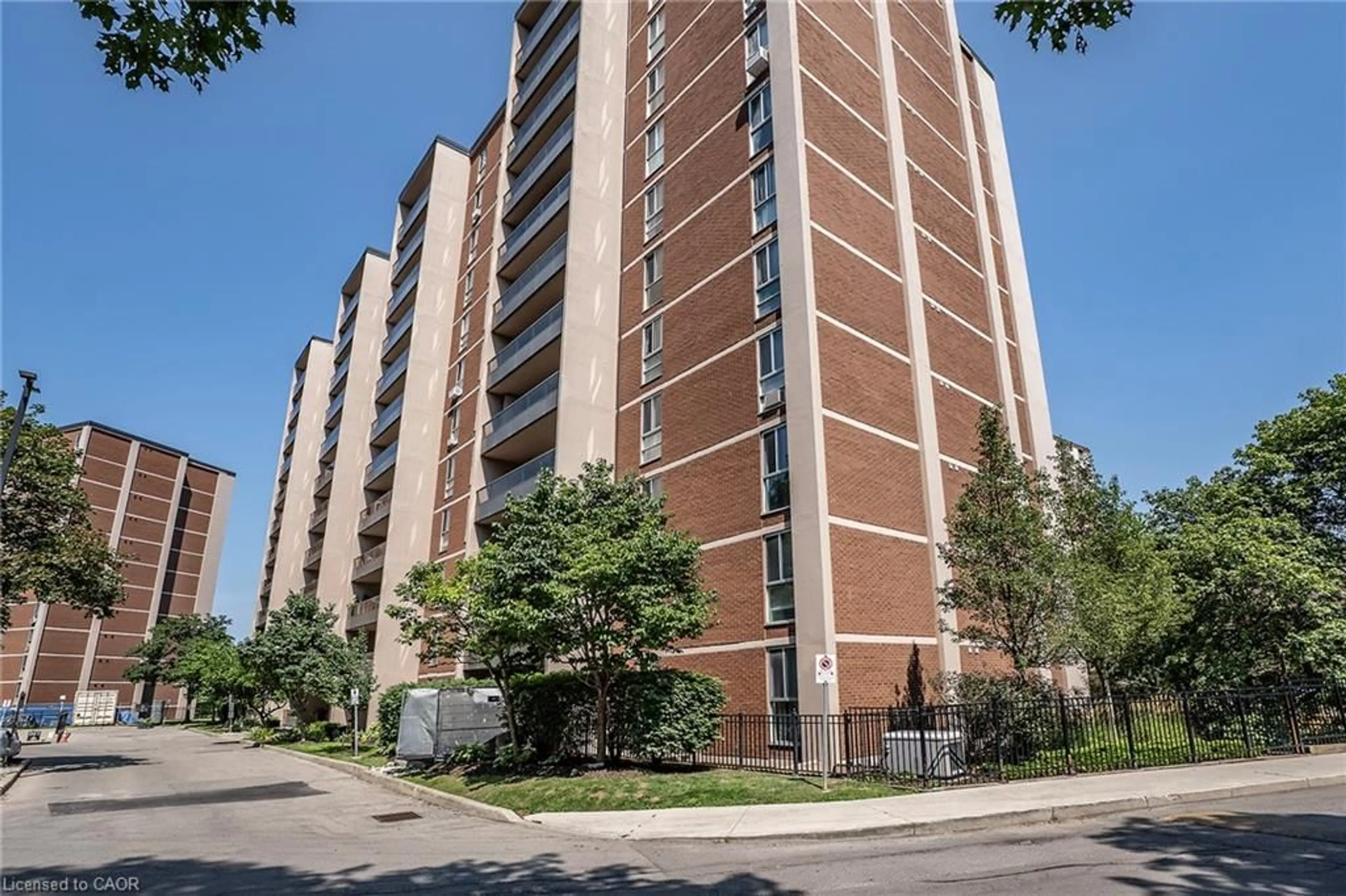 Unknown for 1964 Main St #1009, Hamilton Ontario L8S 1J5