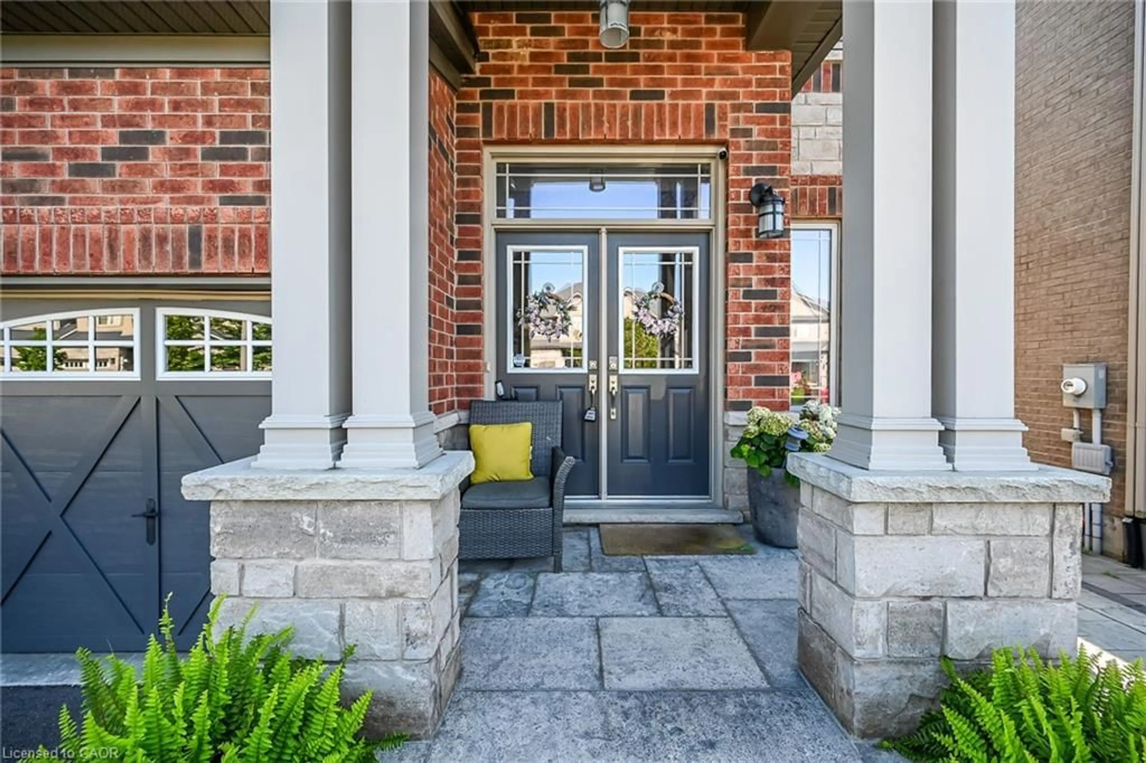 Indoor entryway for 66 Sexton Cres, Ancaster Ontario L9G 0E3