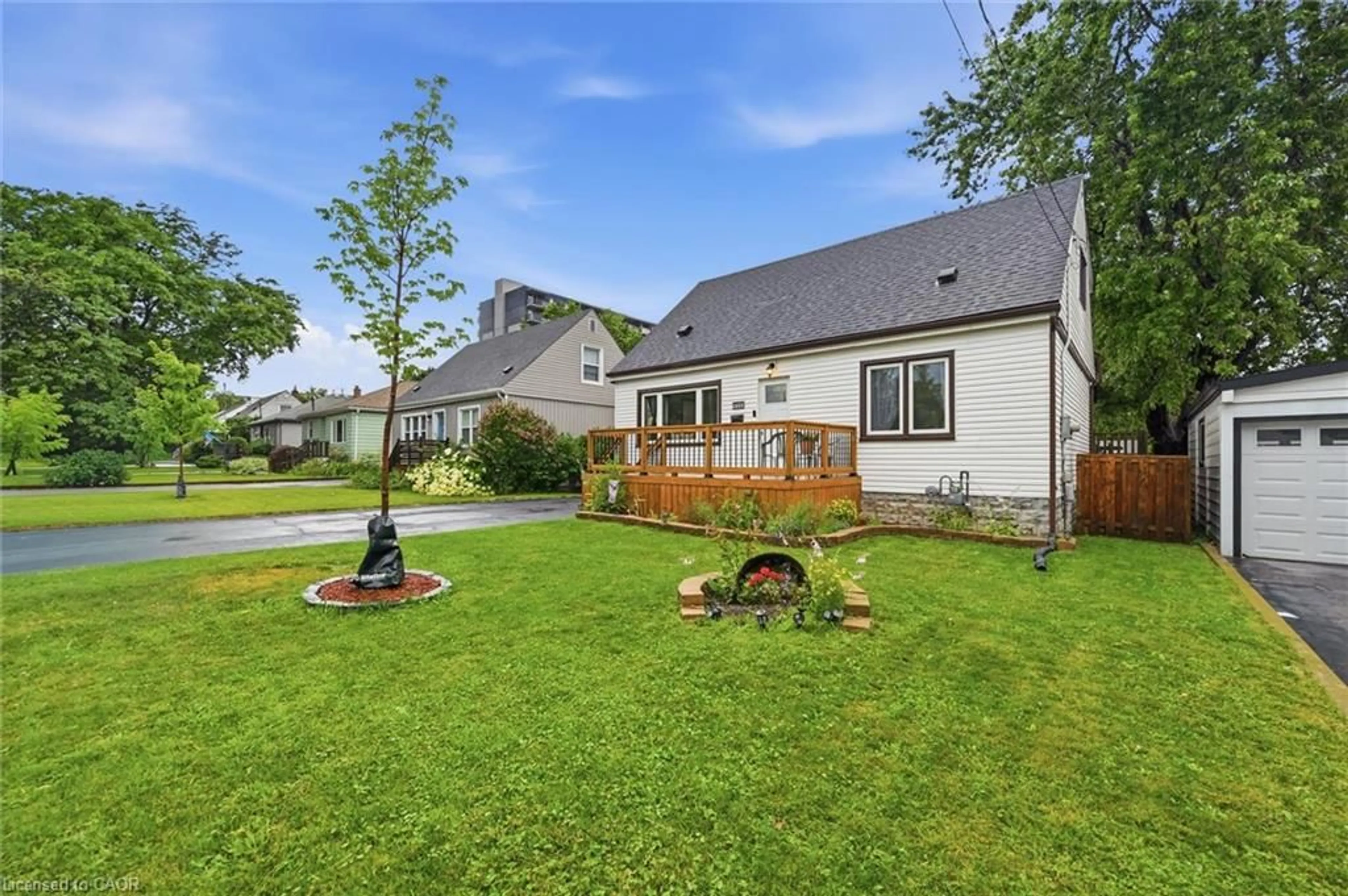 Unknown for 450 East 42nd St, Hamilton Ontario L8T 3B3