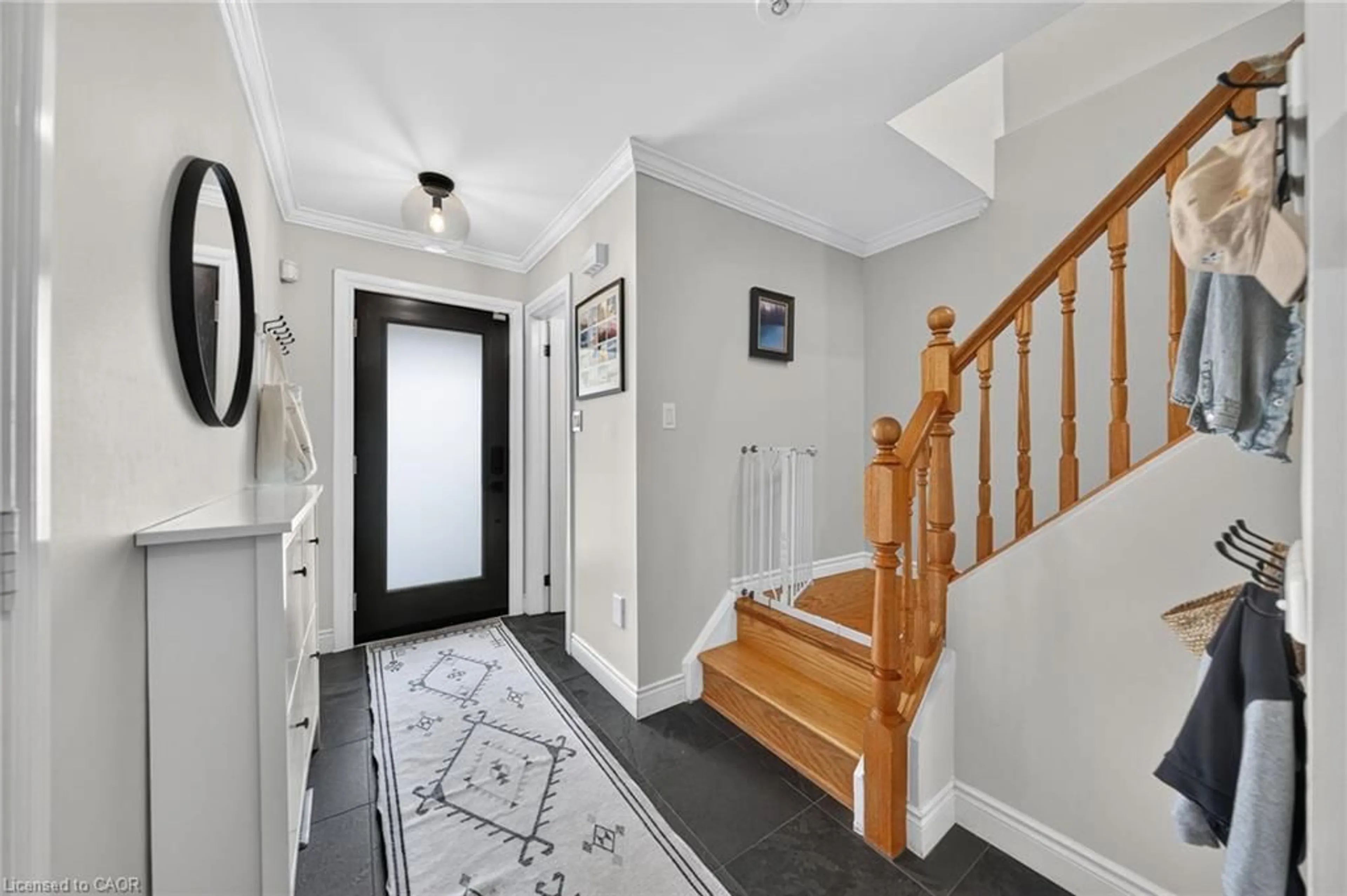 Indoor entryway for 480 Veronica Dr, Kitchener Ontario N2A 4E8