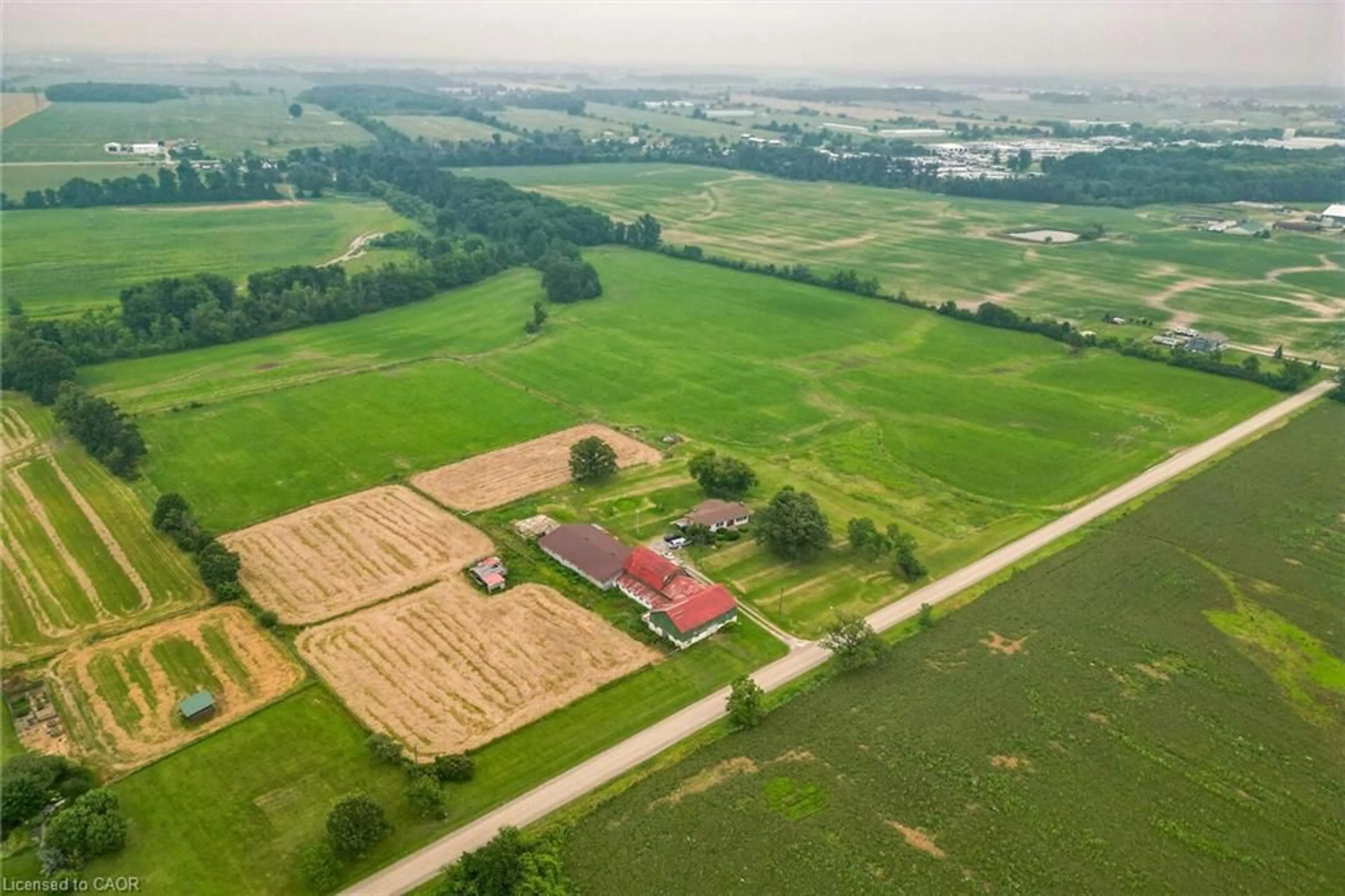 A pic from outside/outdoor area/front of a property/back of a property/a pic from drone, building for 7823 Range Rd 1, Smithville Ontario L0R 2A0