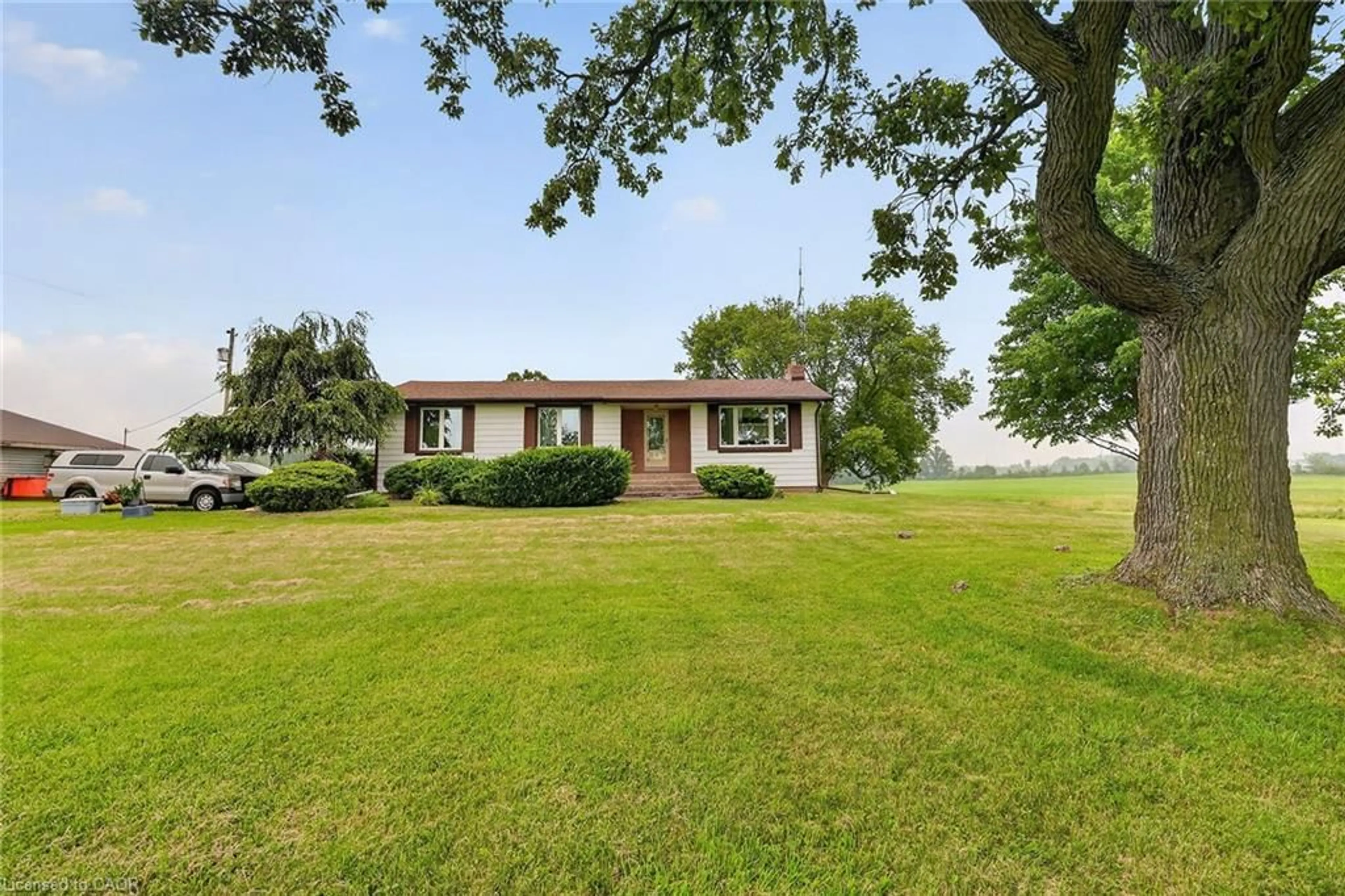 A pic from outside/outdoor area/front of a property/back of a property/a pic from drone, water/lake/river/ocean view for 7823 Range Rd 1, Smithville Ontario L0R 2A0
