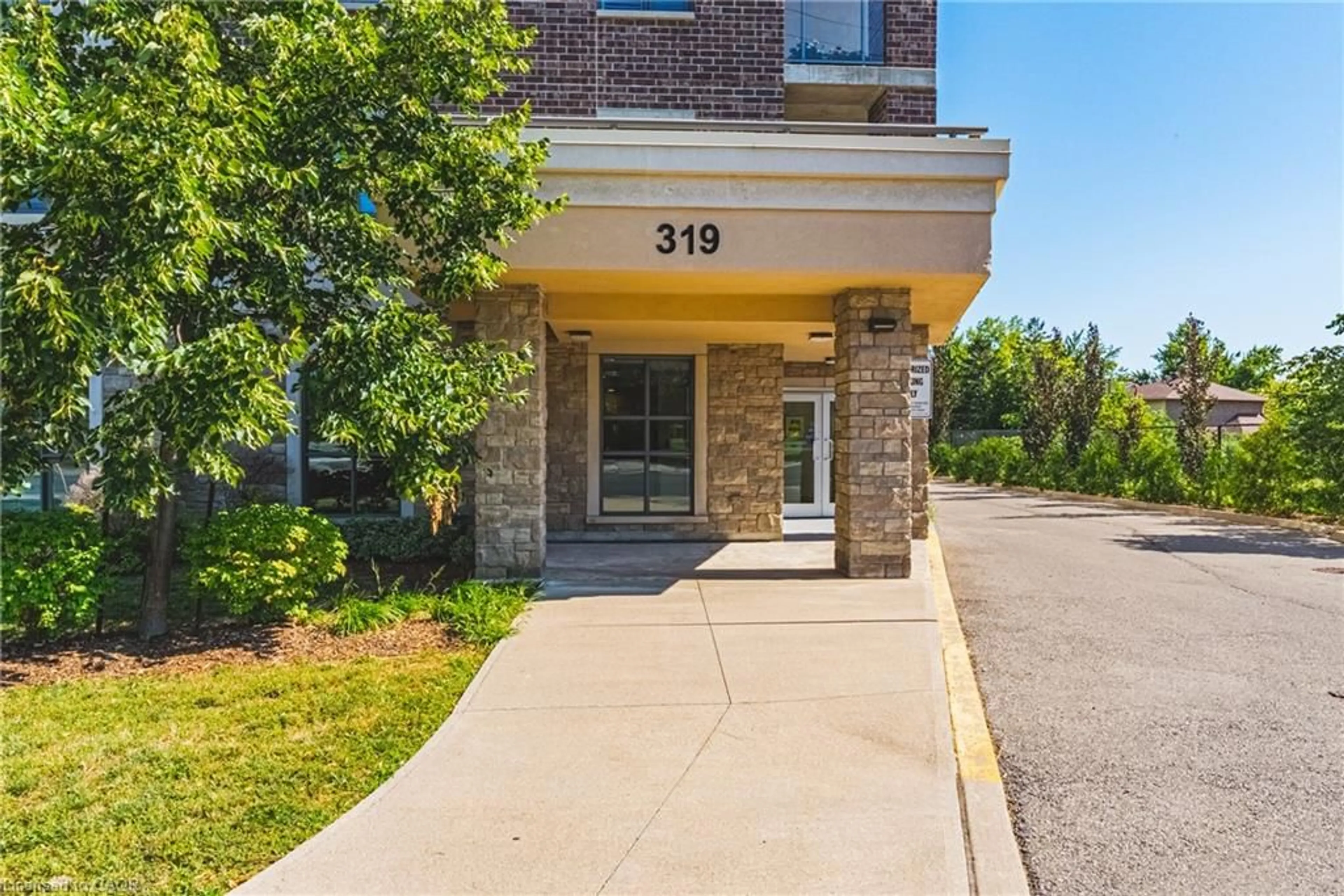 Unknown for 319 #8 Hwy #308, Stoney Creek Ontario L8G 0B1