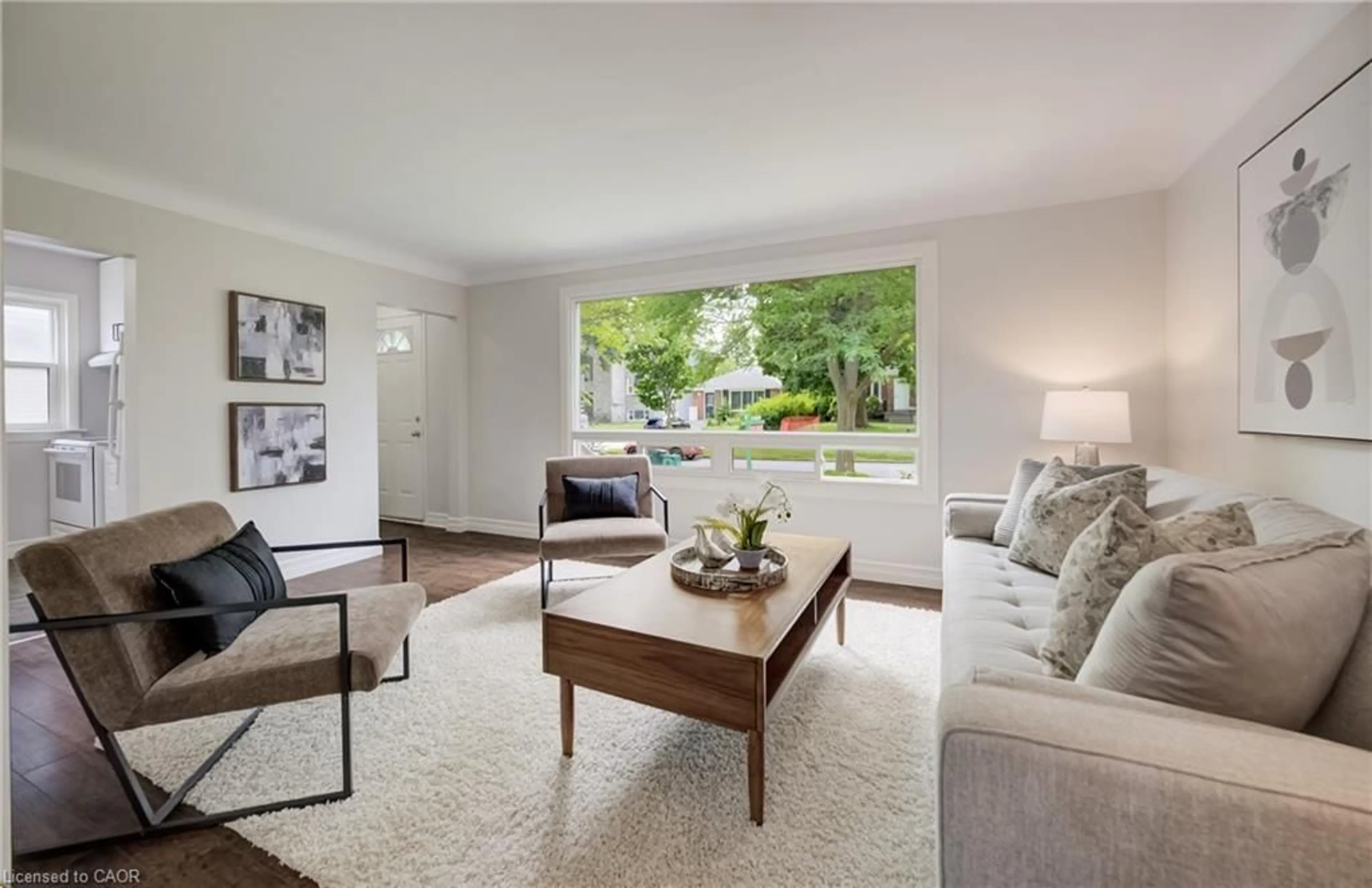 Living room with furniture, unknown for 30 Indiana St, Kitchener Ontario N2H 2A5