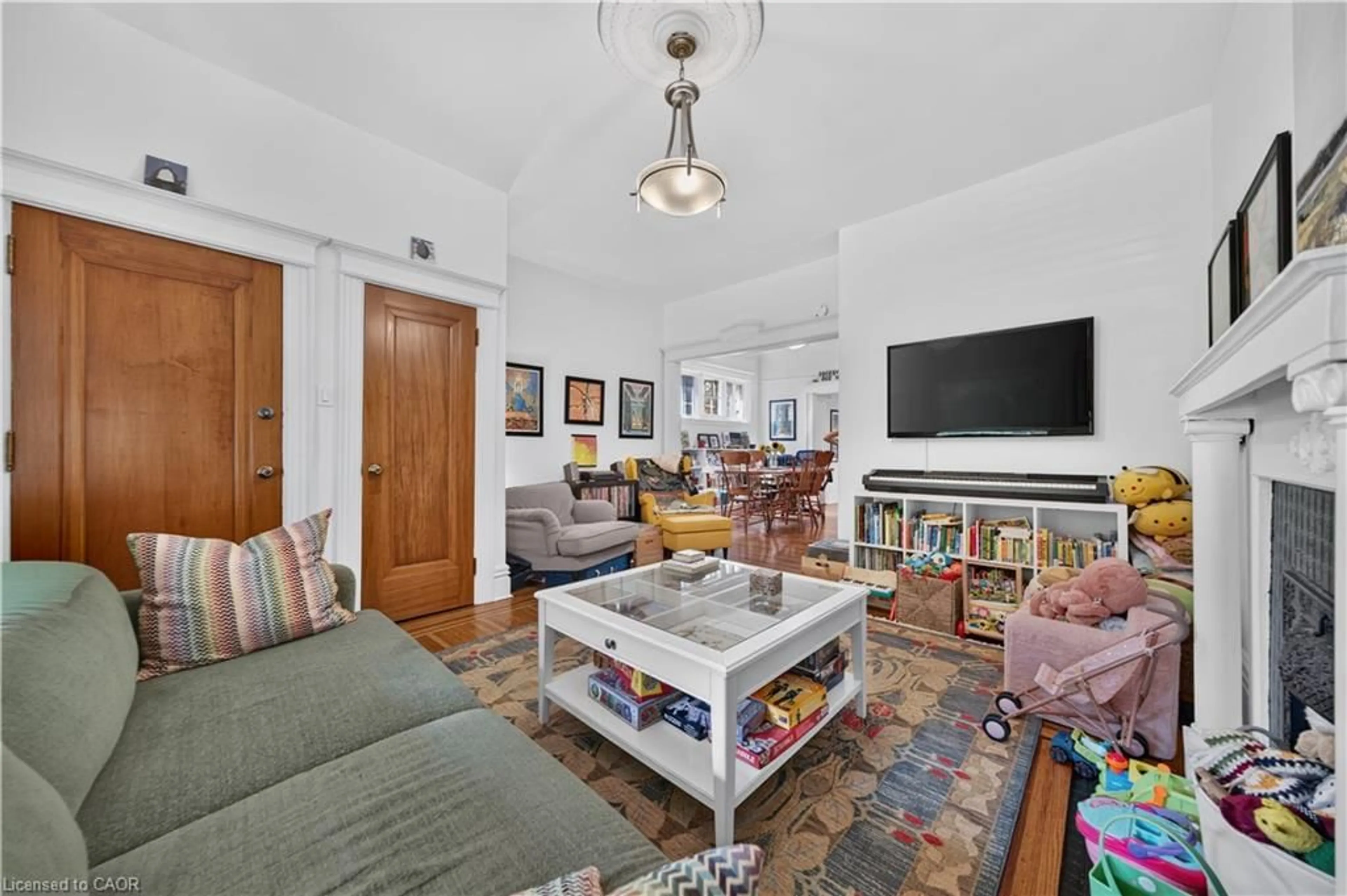 Living room with furniture, unknown for 148 Markland St, Hamilton Ontario L8P 2K5