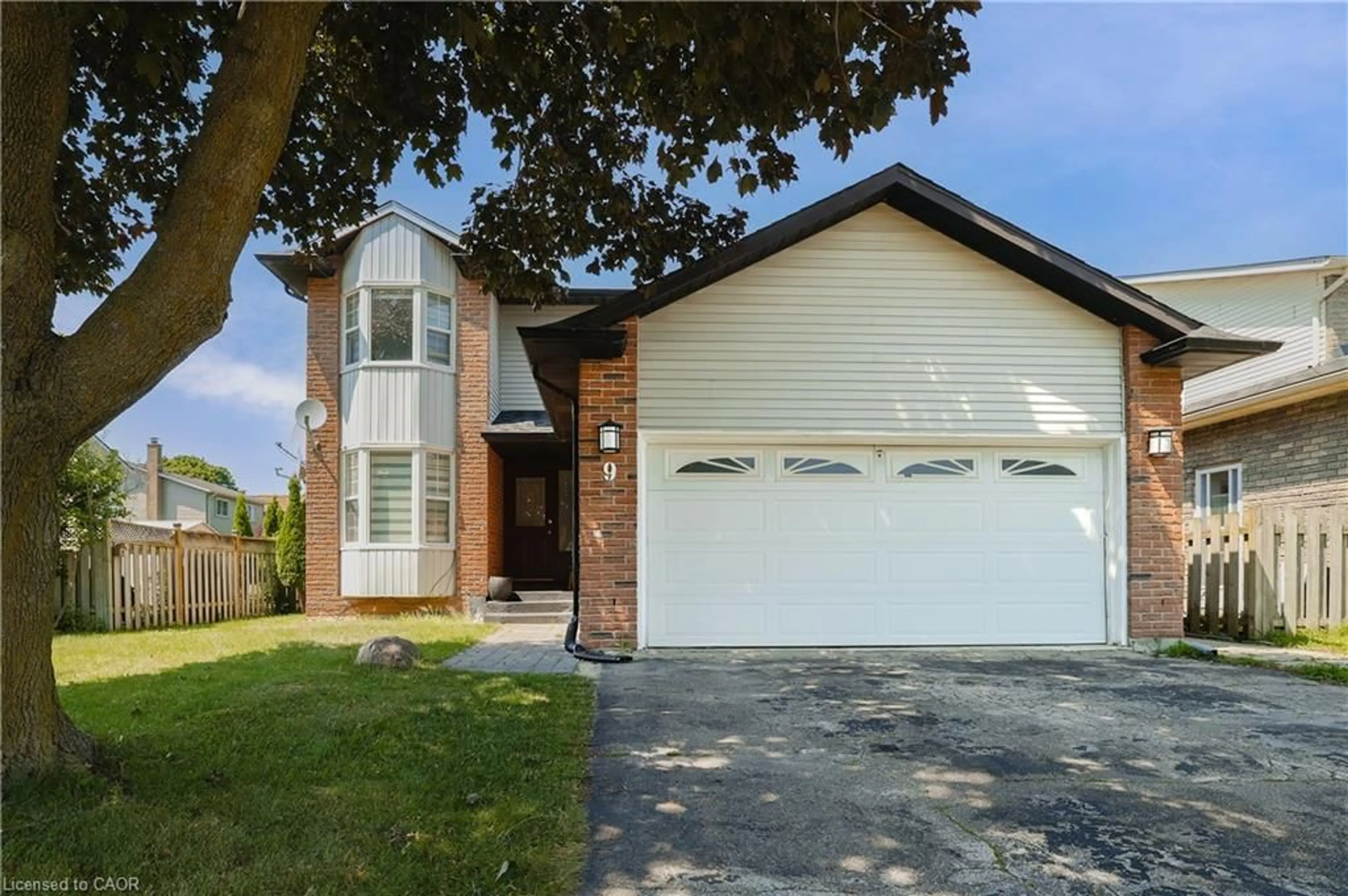 Home with vinyl exterior material, street for 9 Holm St, Cambridge Ontario N3C 3N3
