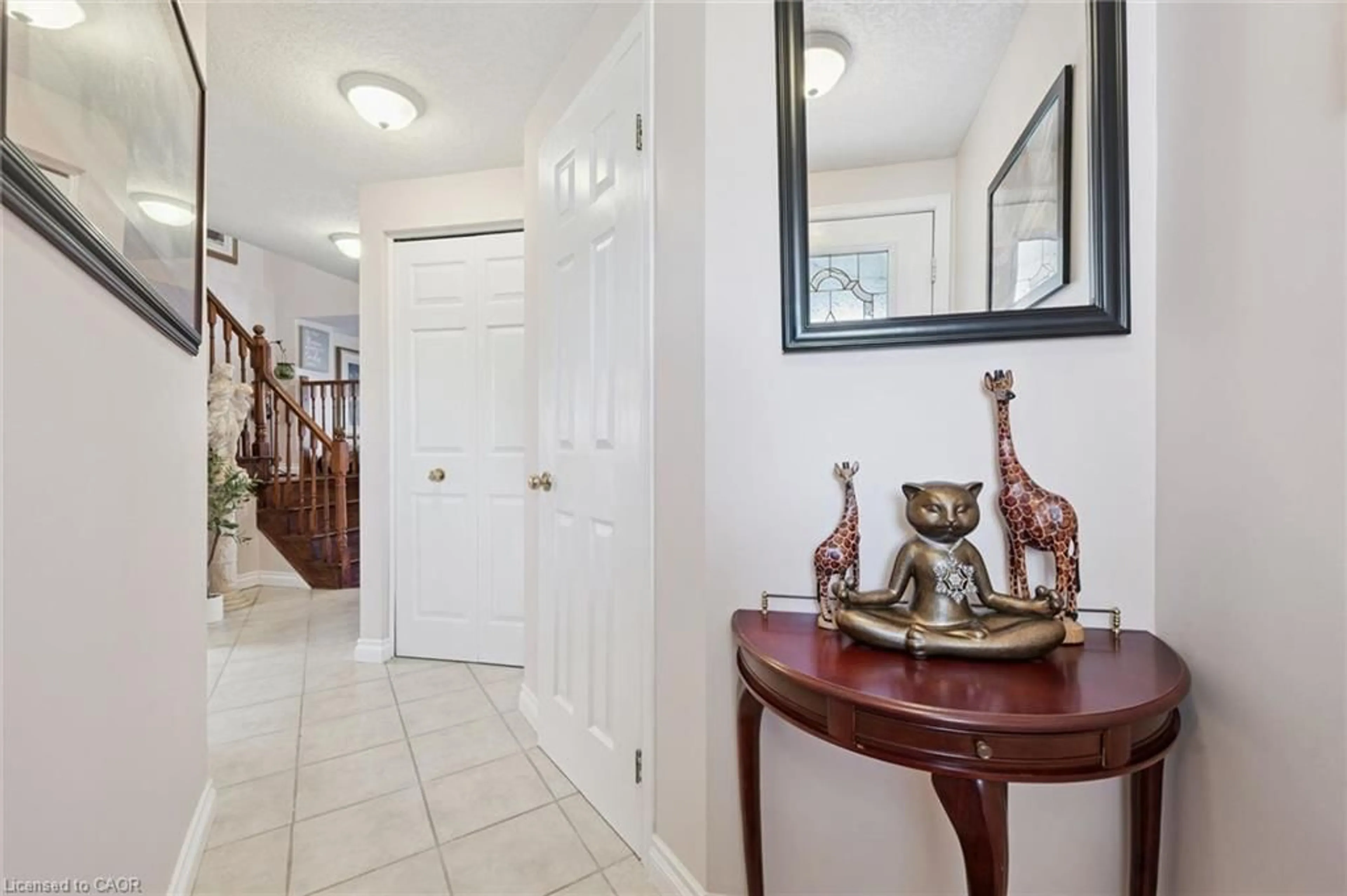 Indoor entryway for 86 Bridlewreath St, Kitchener Ontario N2E 3V6