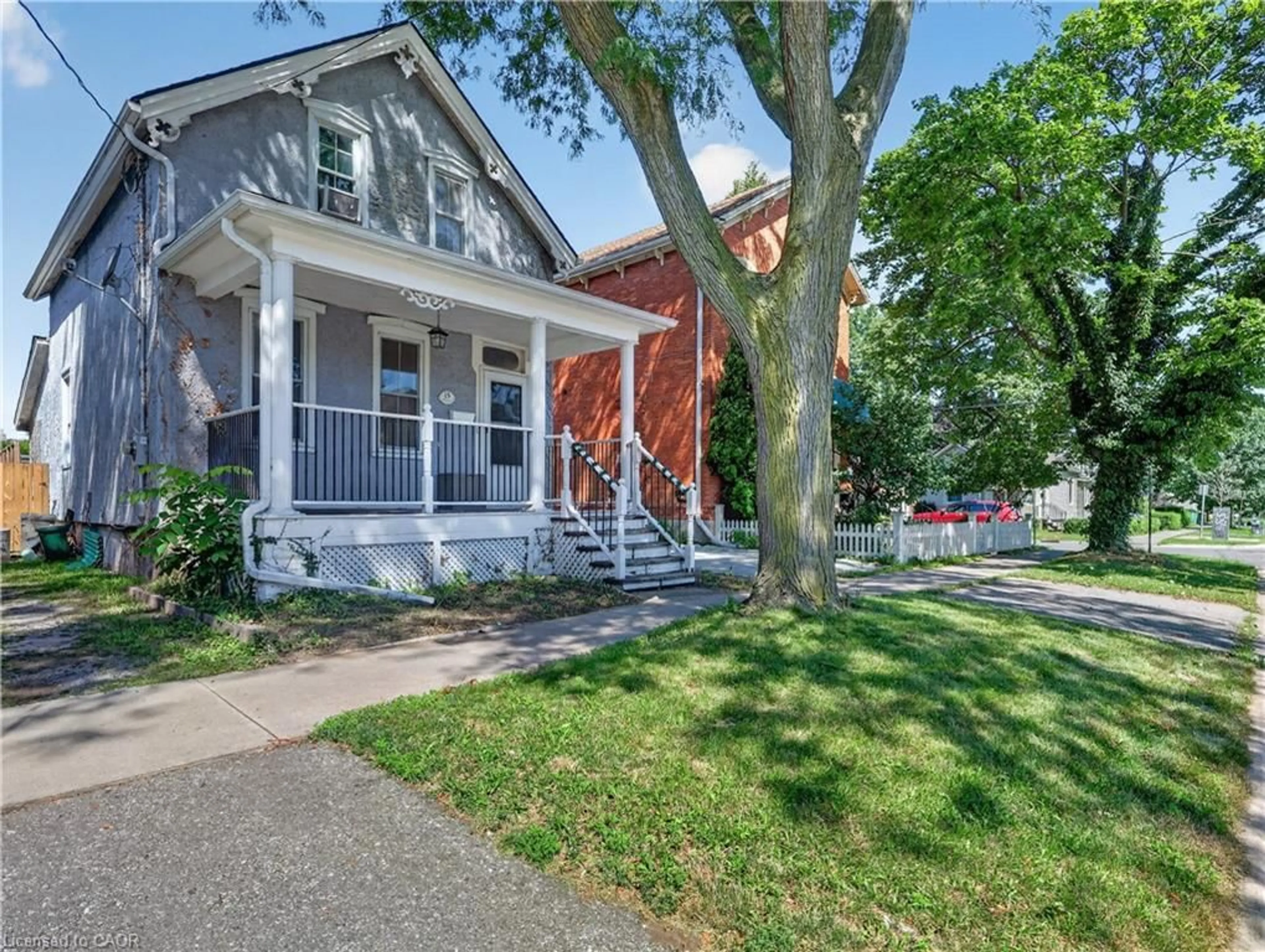 Unknown for 15 Catherine St, St. Catharines Ontario L2R 5E4