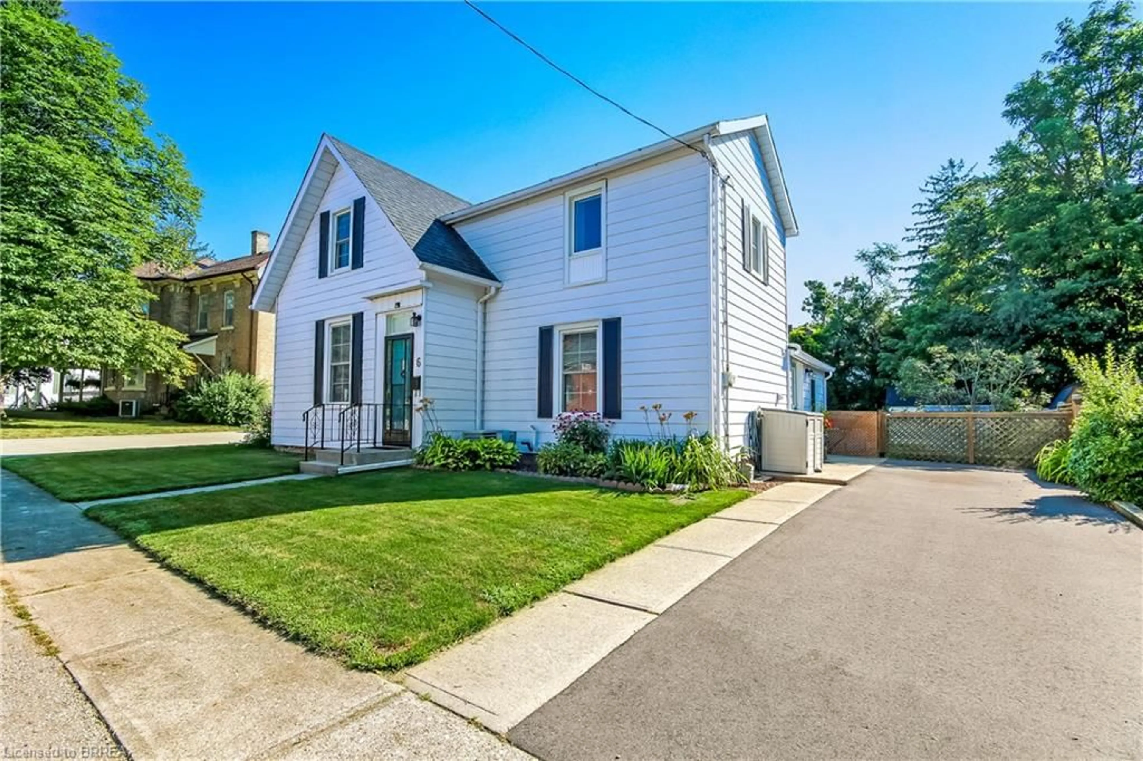 Home with vinyl exterior material, street for 6 Tolhurst Ave, St. George Ontario N0E 1N0