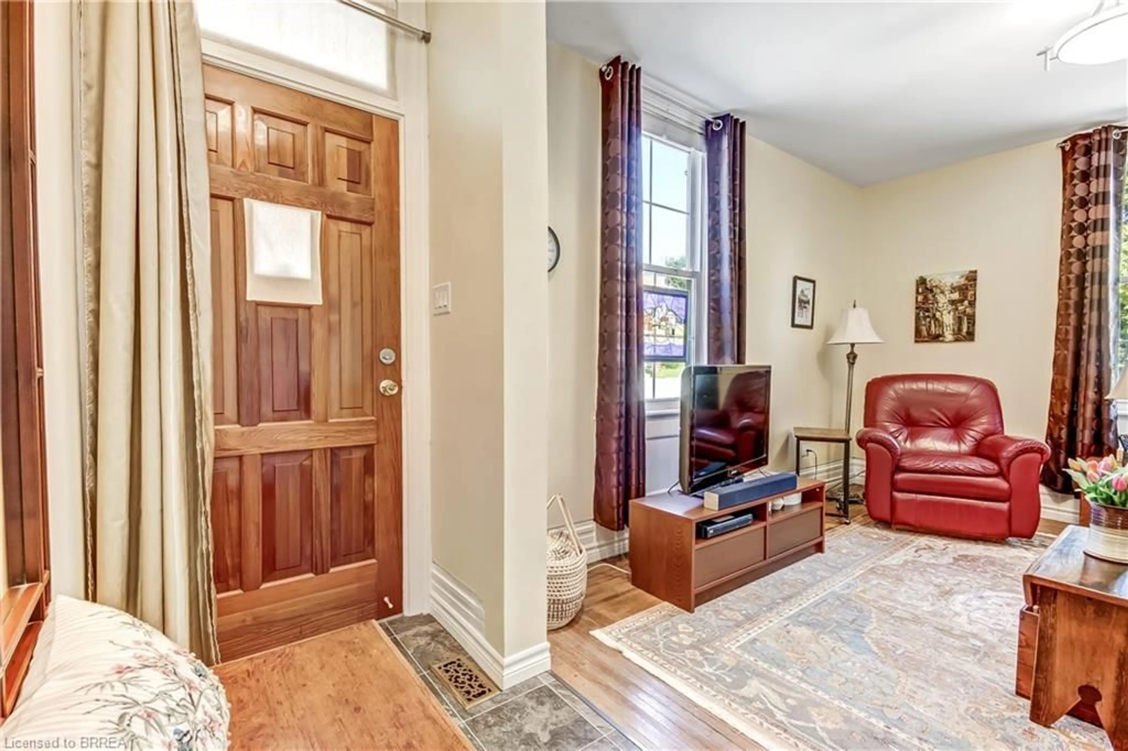 Indoor entryway for 6 Tolhurst Ave, St. George Ontario N0E 1N0