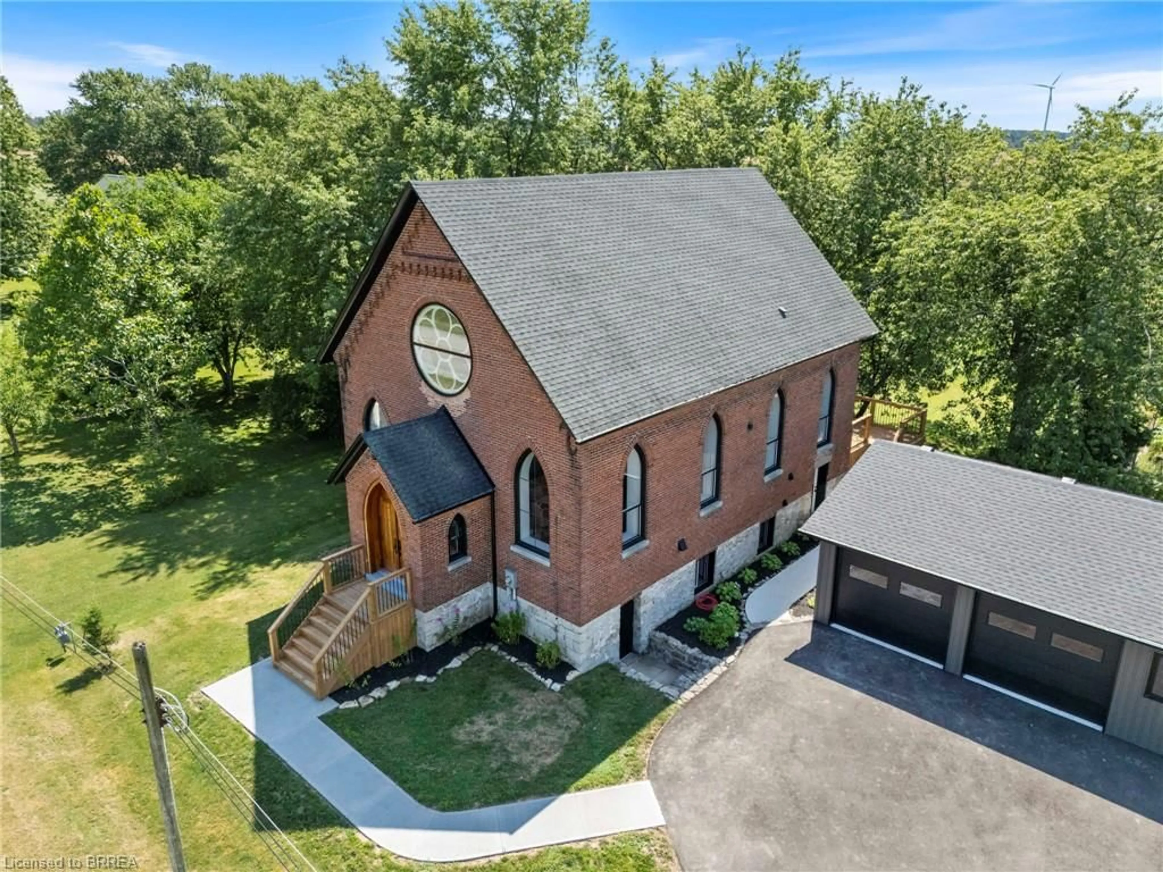 A pic from outside/outdoor area/front of a property/back of a property/a pic from drone, building for 273 South Cayuga Rd, Dunnville Ontario N1A 2W8