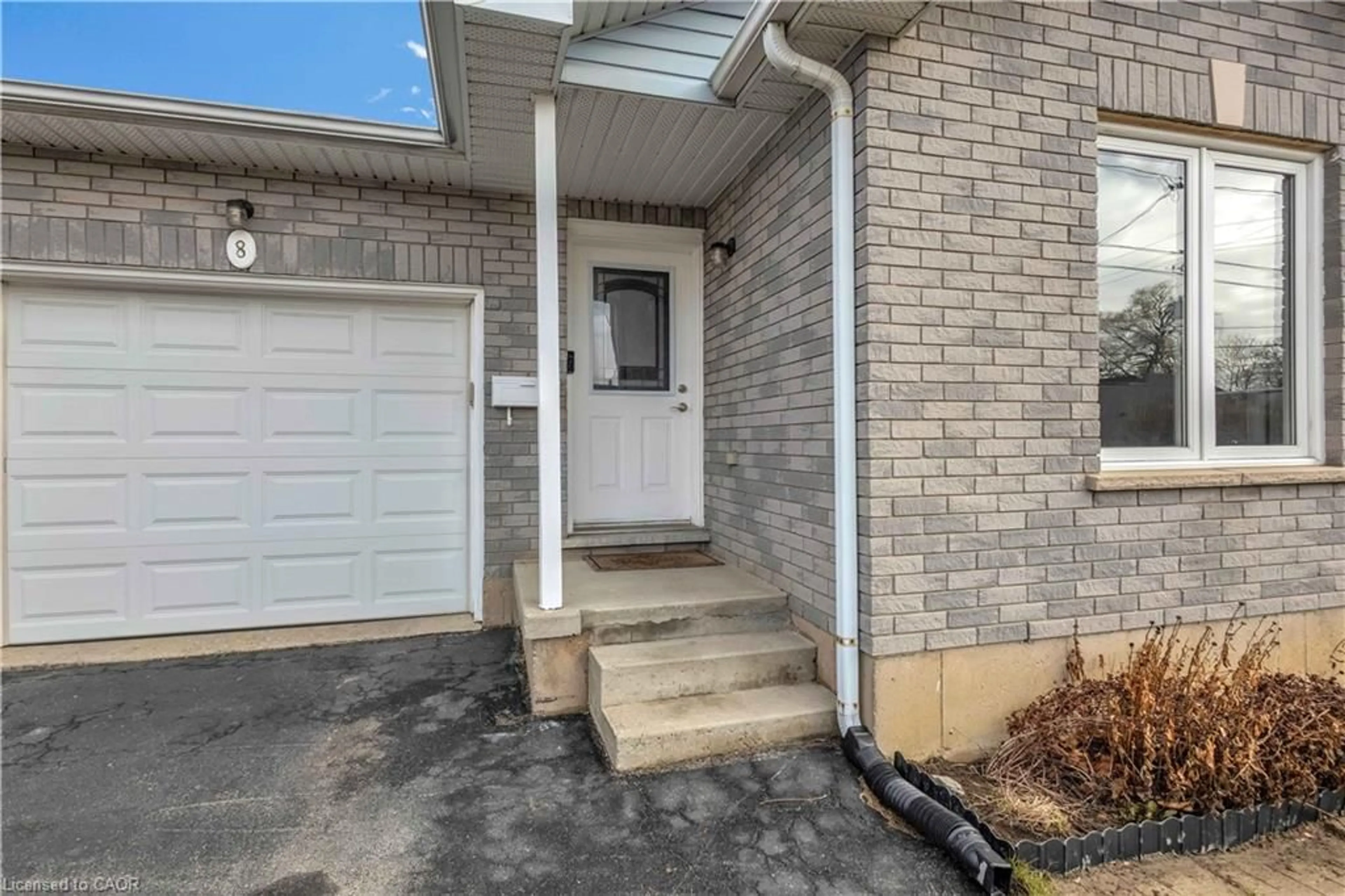 Unknown for 8 Brantdale Ave, Hamilton Ontario L9C 1B7