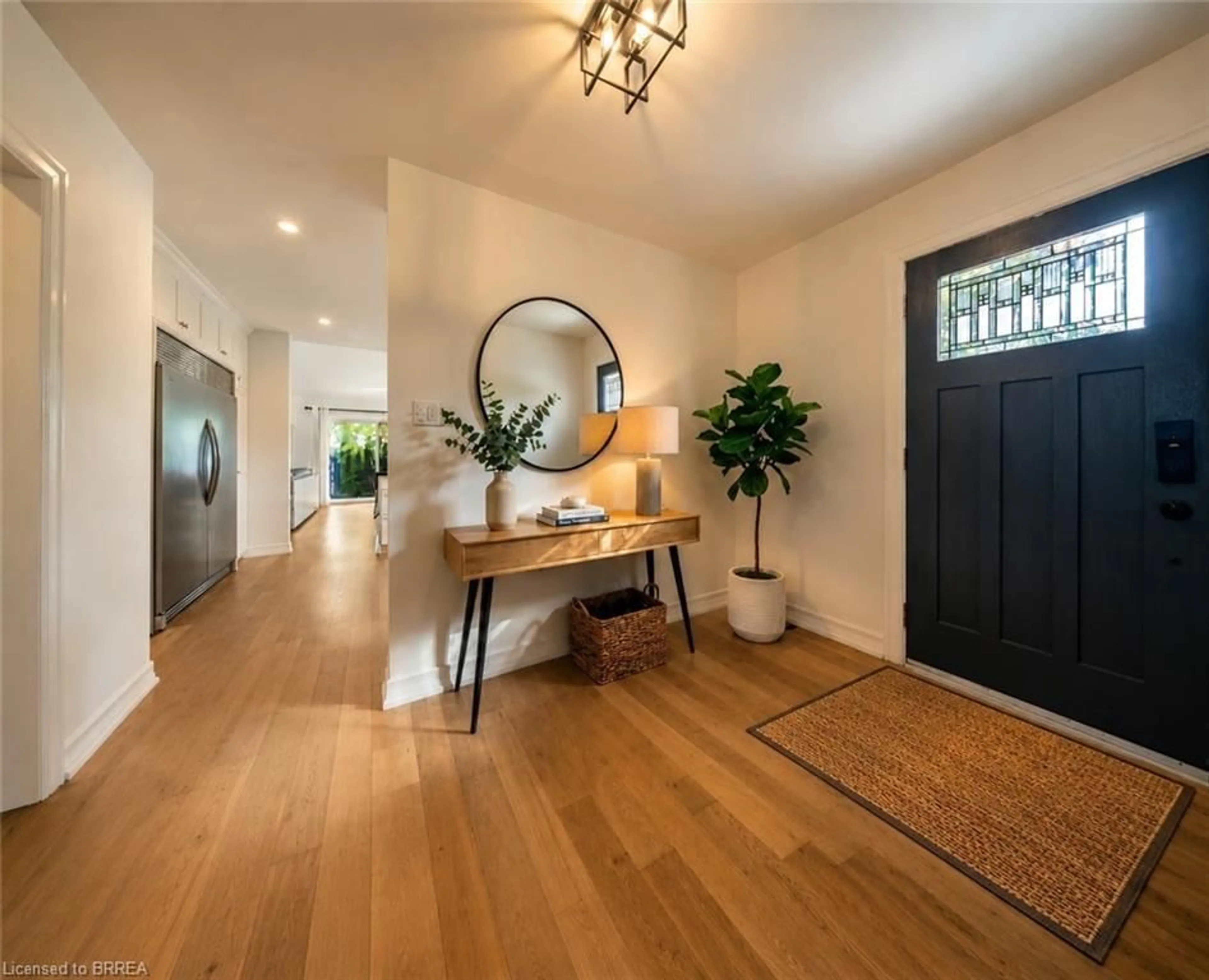 Indoor entryway for 10 Reserve St, Turkey Point Ontario N0E 1T0