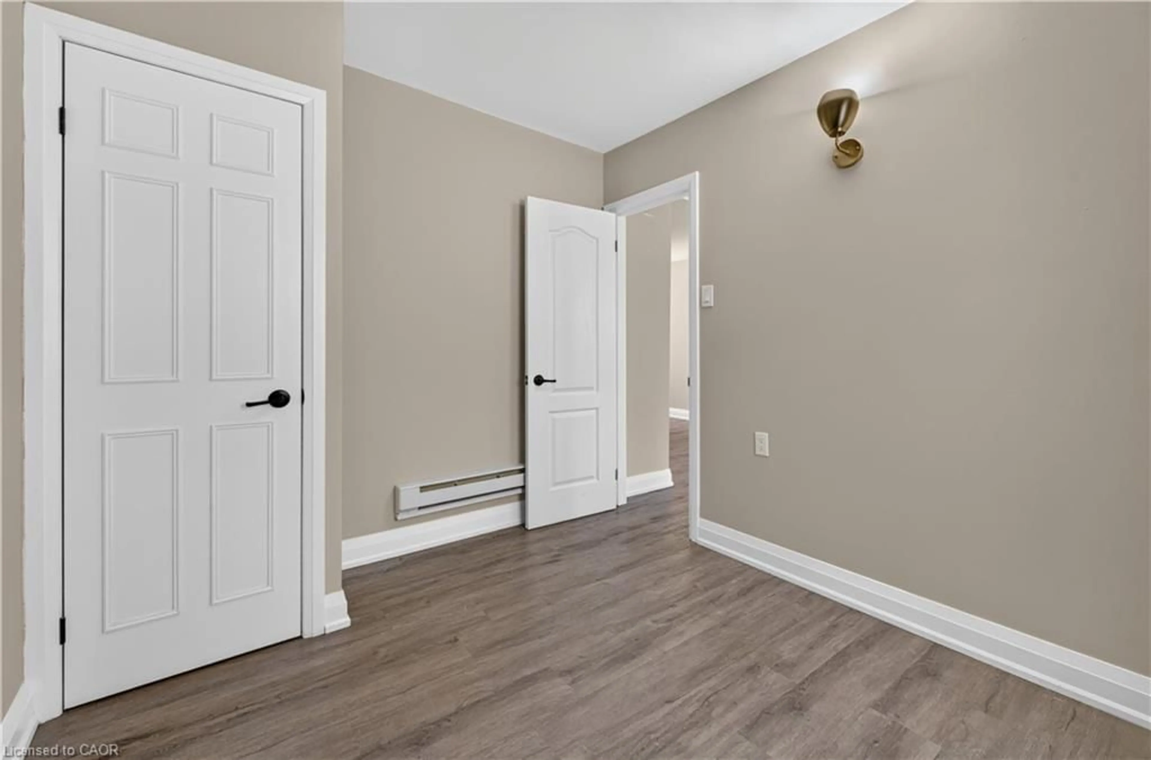 Unknown for 332 East Ave, Hamilton Ontario L8L 5J5