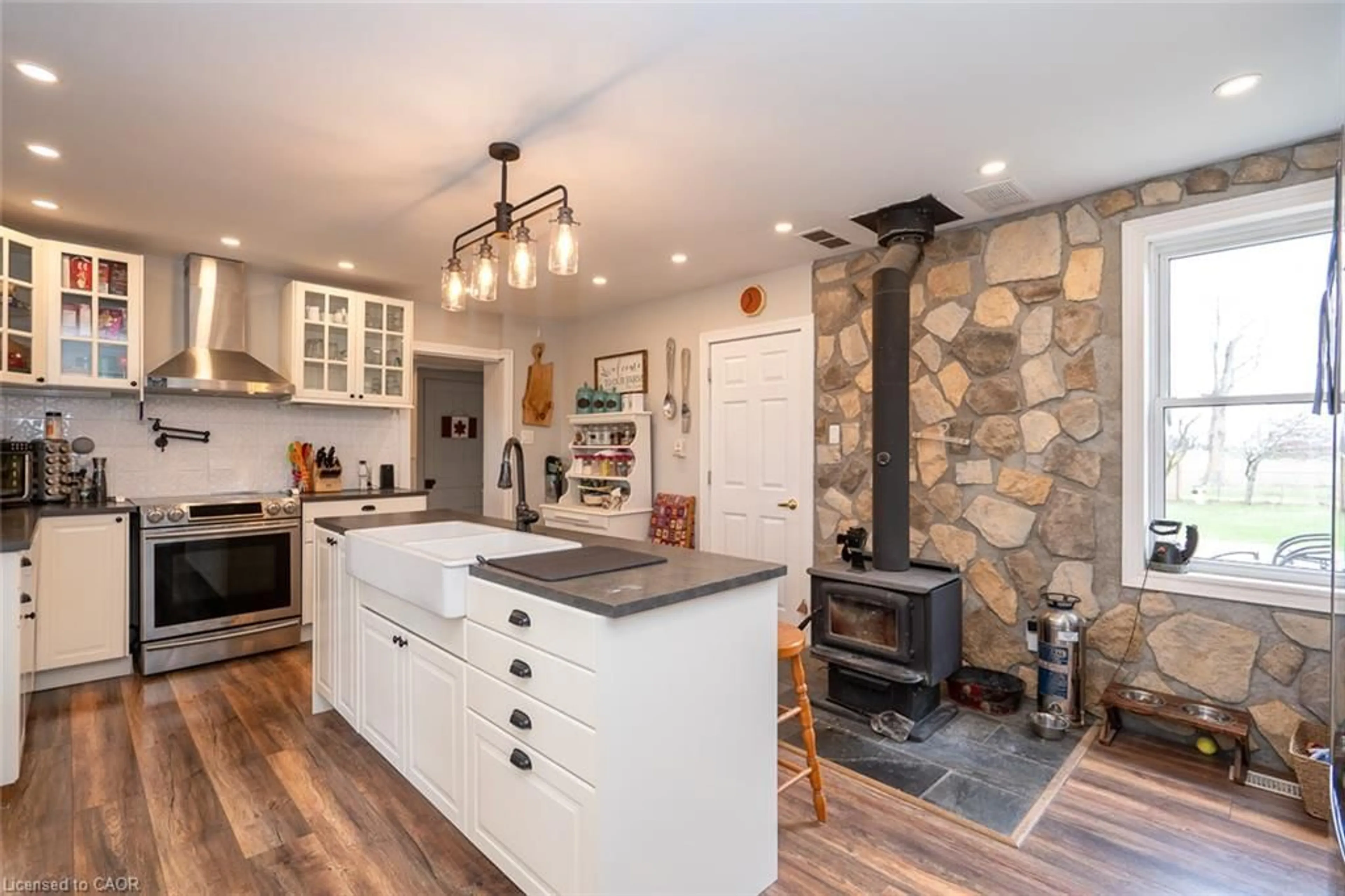 Open concept kitchen, unknown for 518079 County Rd 124, Melancthon Ontario L9V 1V8
