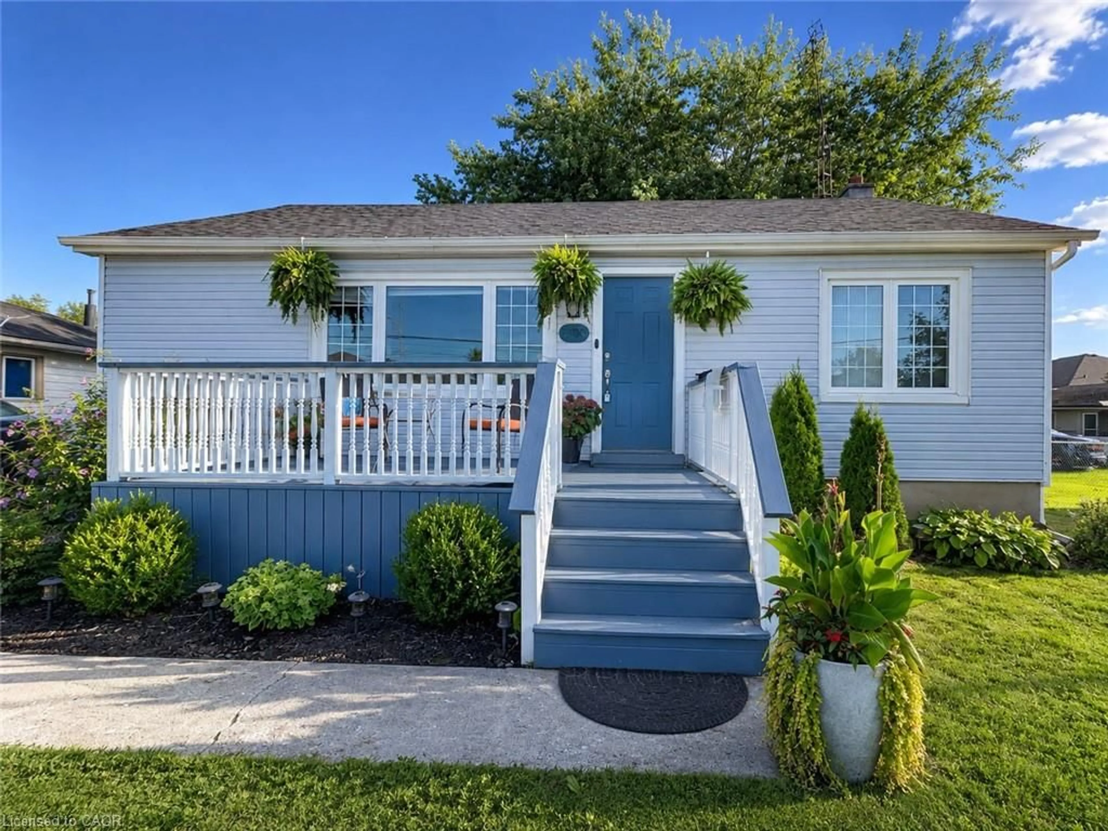 Home with vinyl exterior material, street for 1300 Barton St, Stoney Creek Ontario L8E 5L4