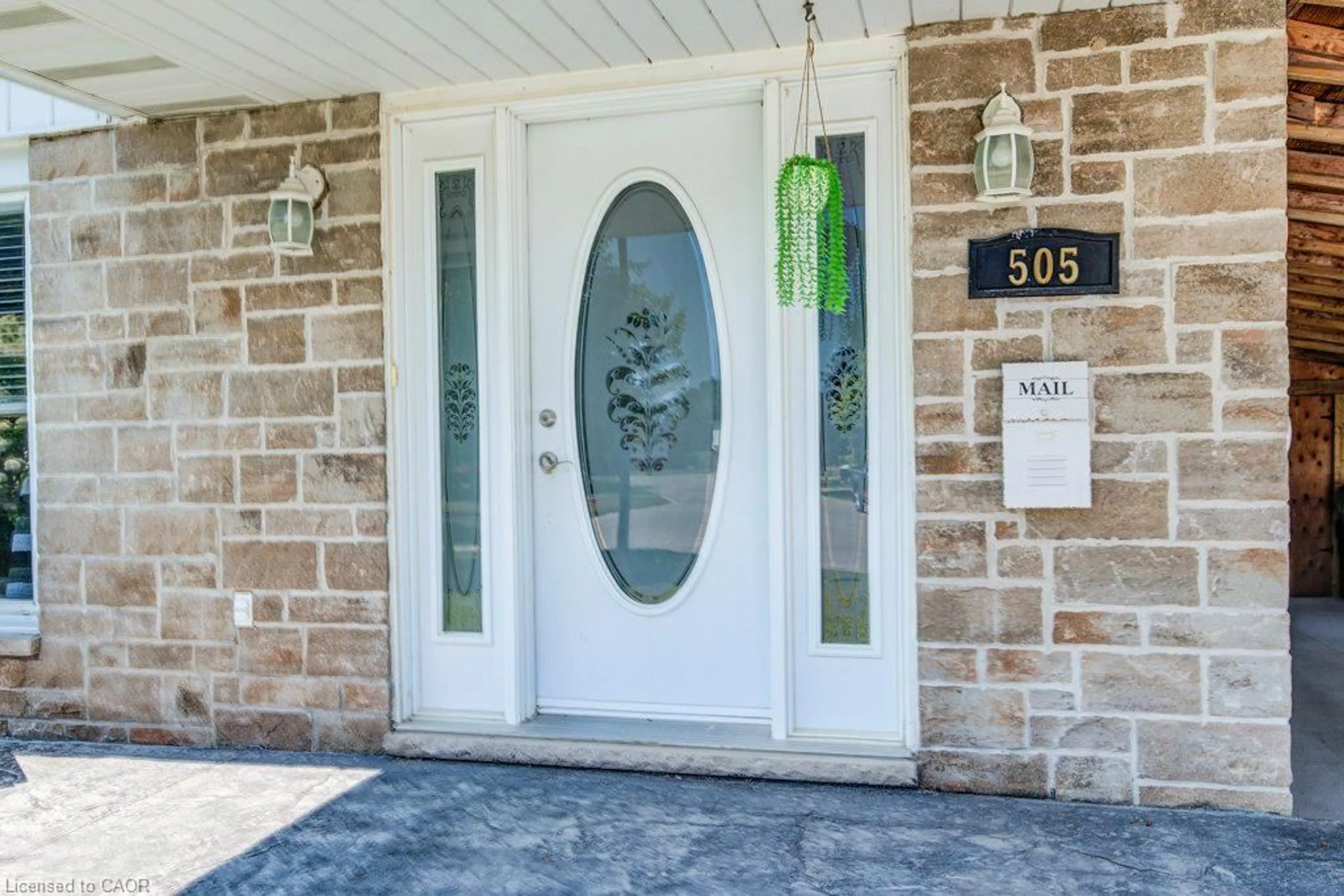 Indoor entryway for 505 Briarwood Ave, Listowel Ontario N4W 3P9