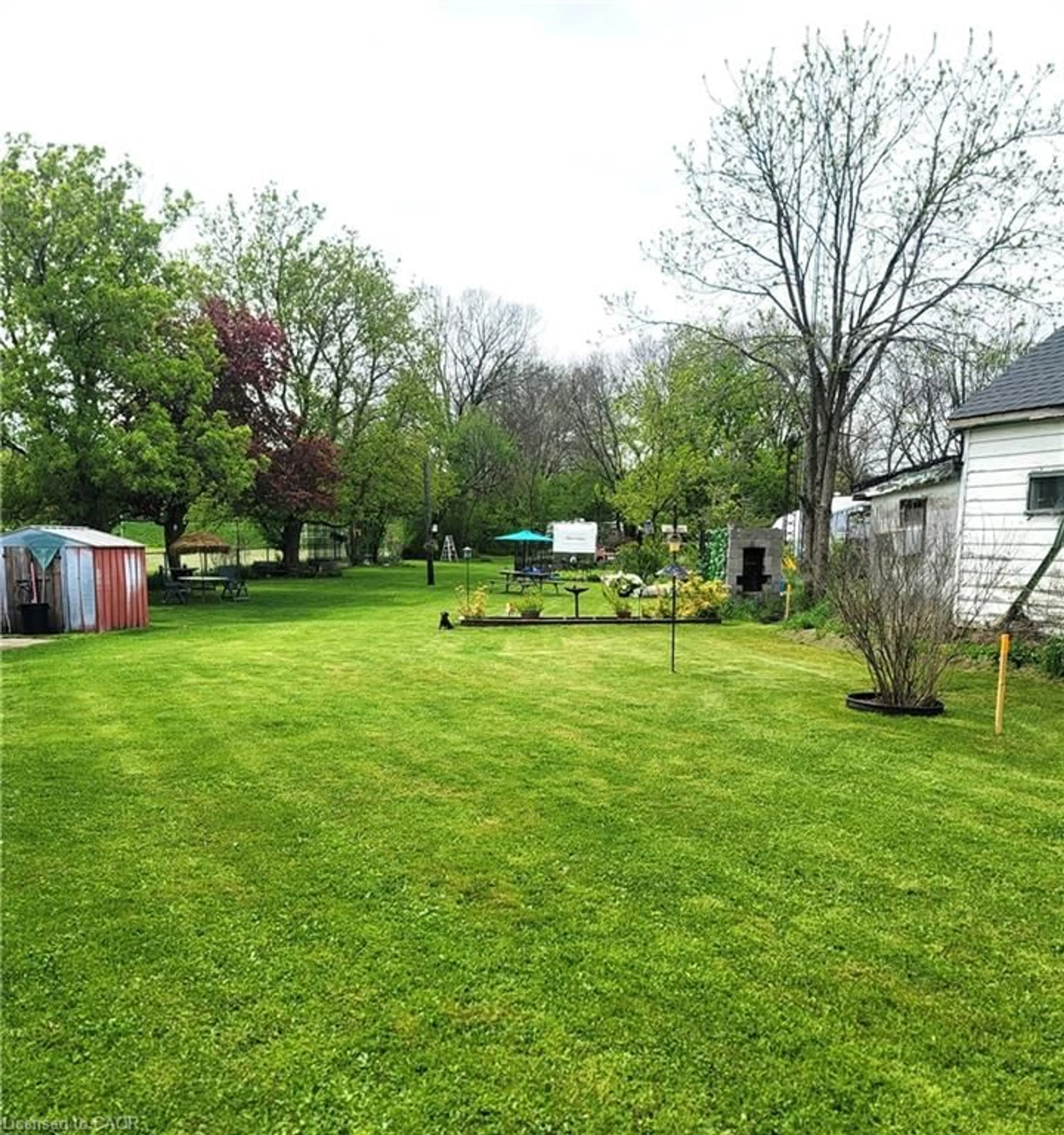 A pic from outside/outdoor area/front of a property/back of a property/a pic from drone, street for 46 Bridge St, Kitchener Ontario N2K 1J6