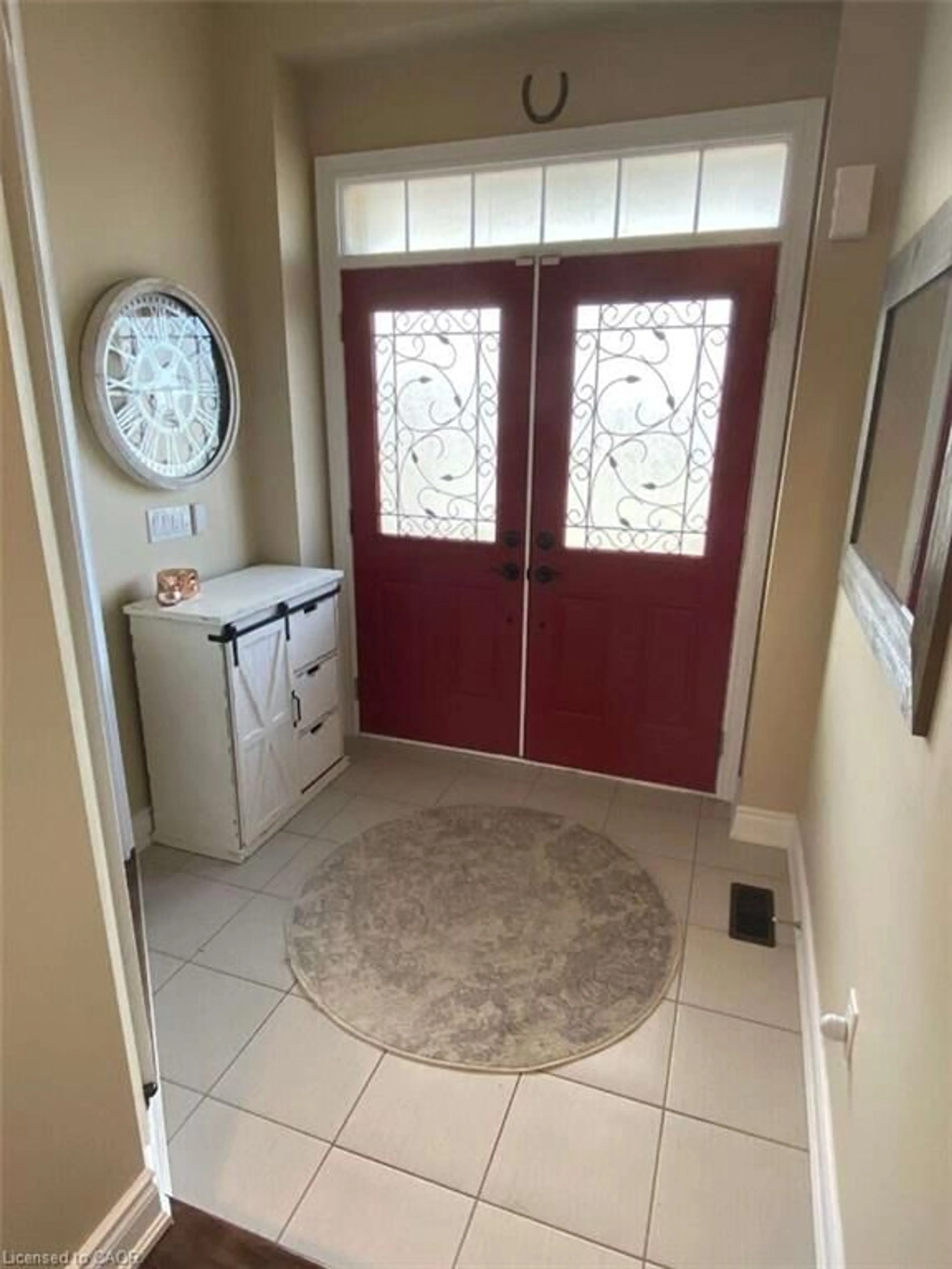 Indoor entryway for 83 Strachan Trail, Beeton Ontario L0G 1A0