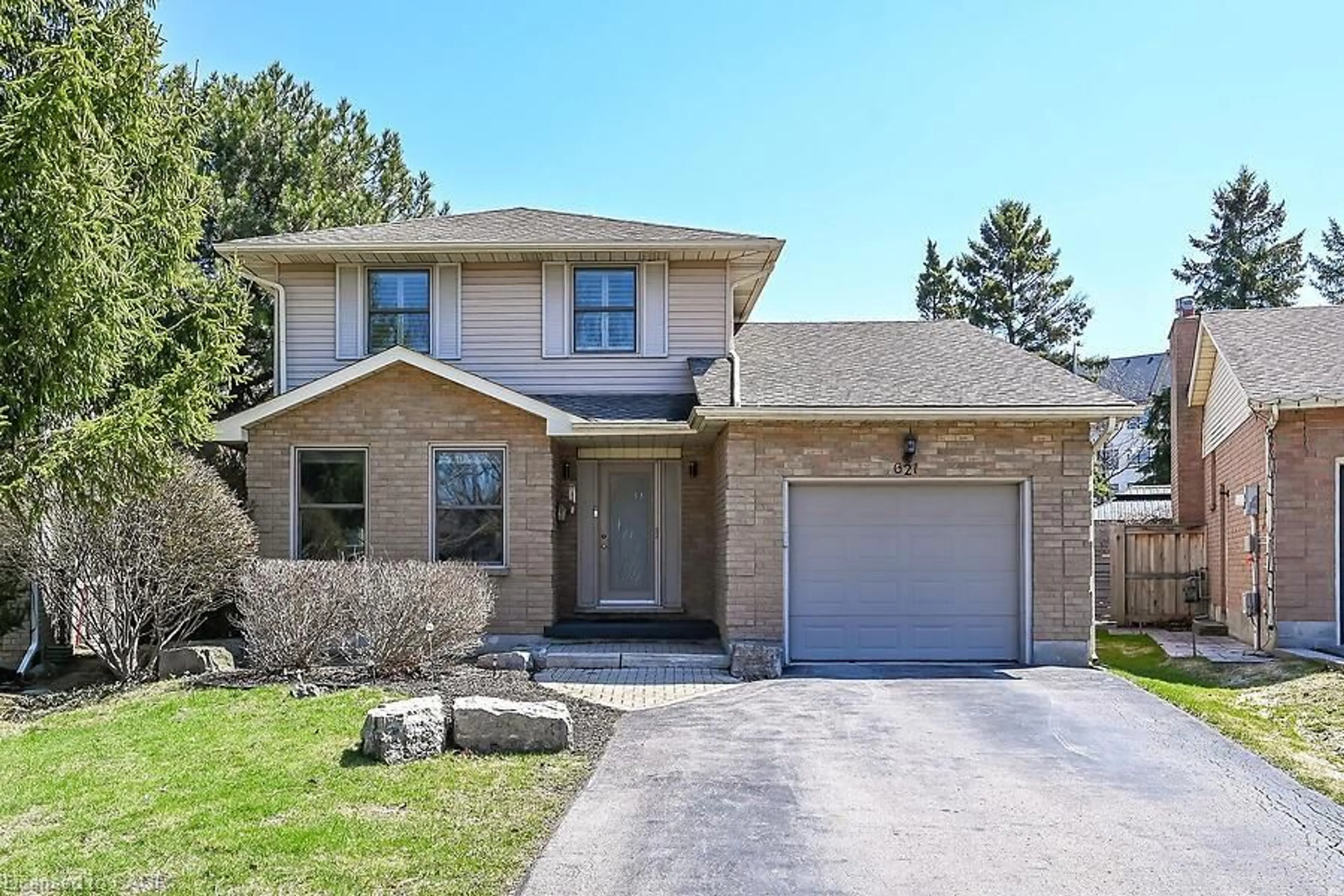 Home with brick exterior material, street for 621 Tomahawk Cres, Ancaster Ontario L9G 3T4