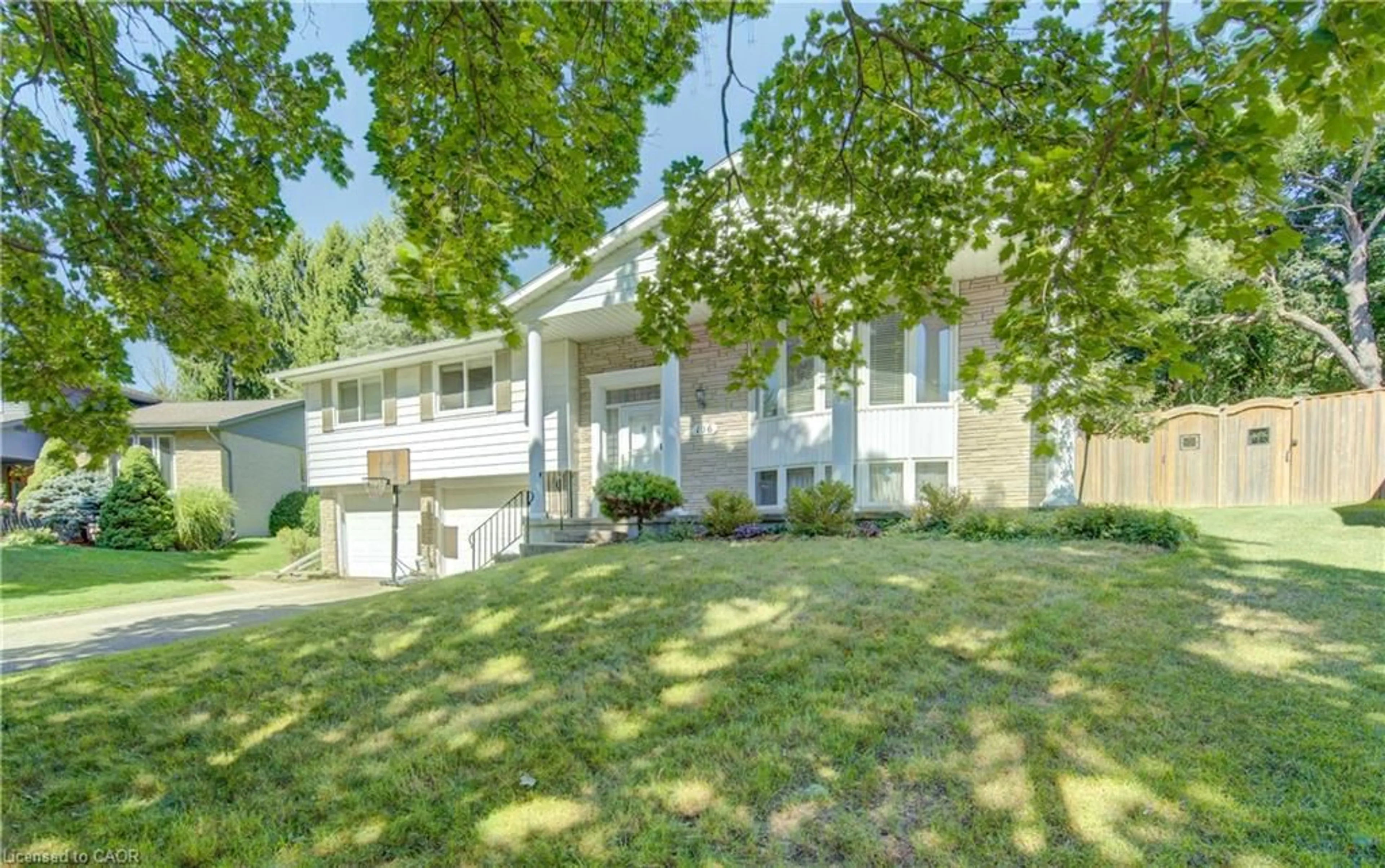 Home with vinyl exterior material, street for 106 Autumn Hill Cres, Kitchener Ontario N2N 1K7