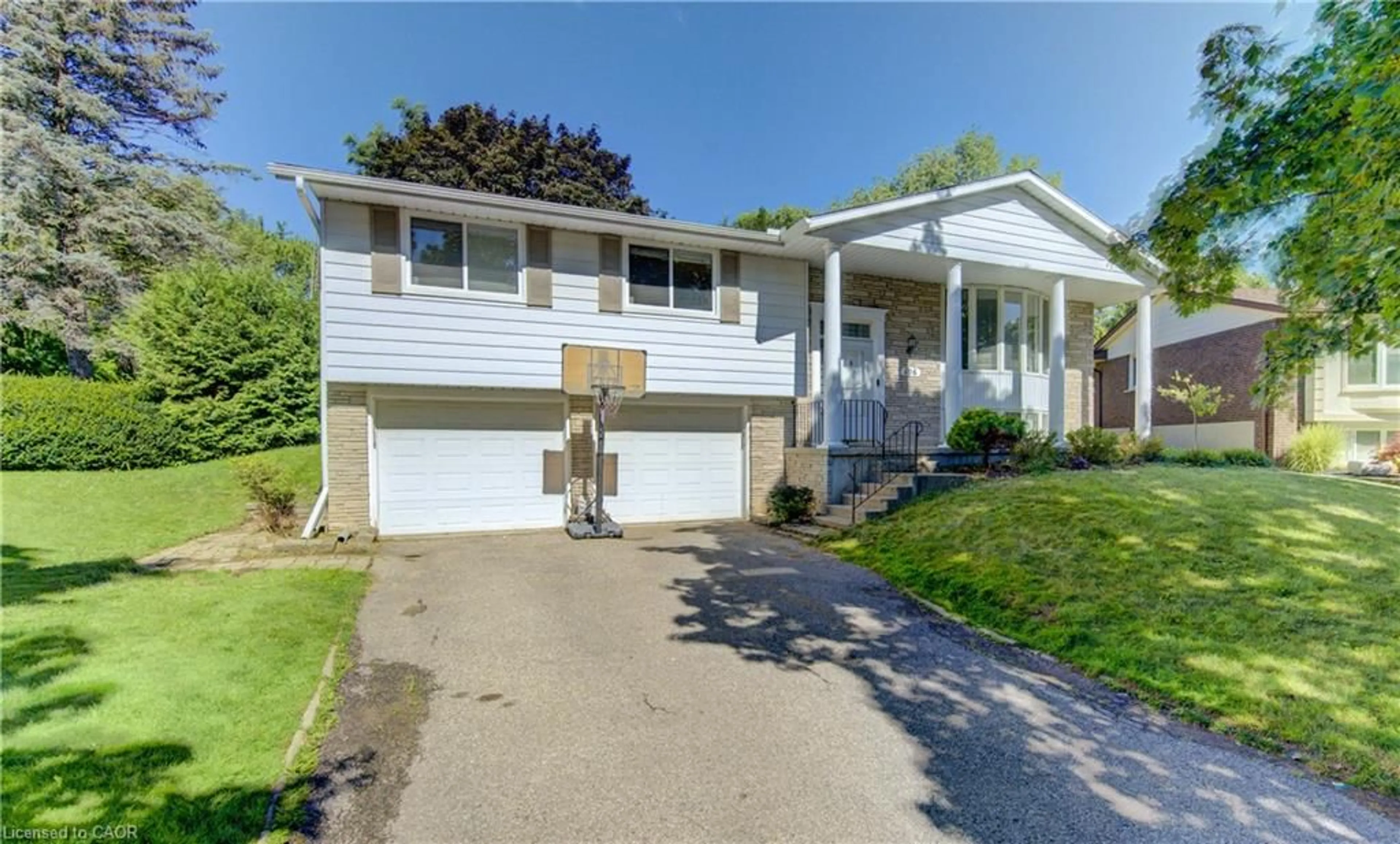 Home with vinyl exterior material, street for 106 Autumn Hill Cres, Kitchener Ontario N2N 1K7