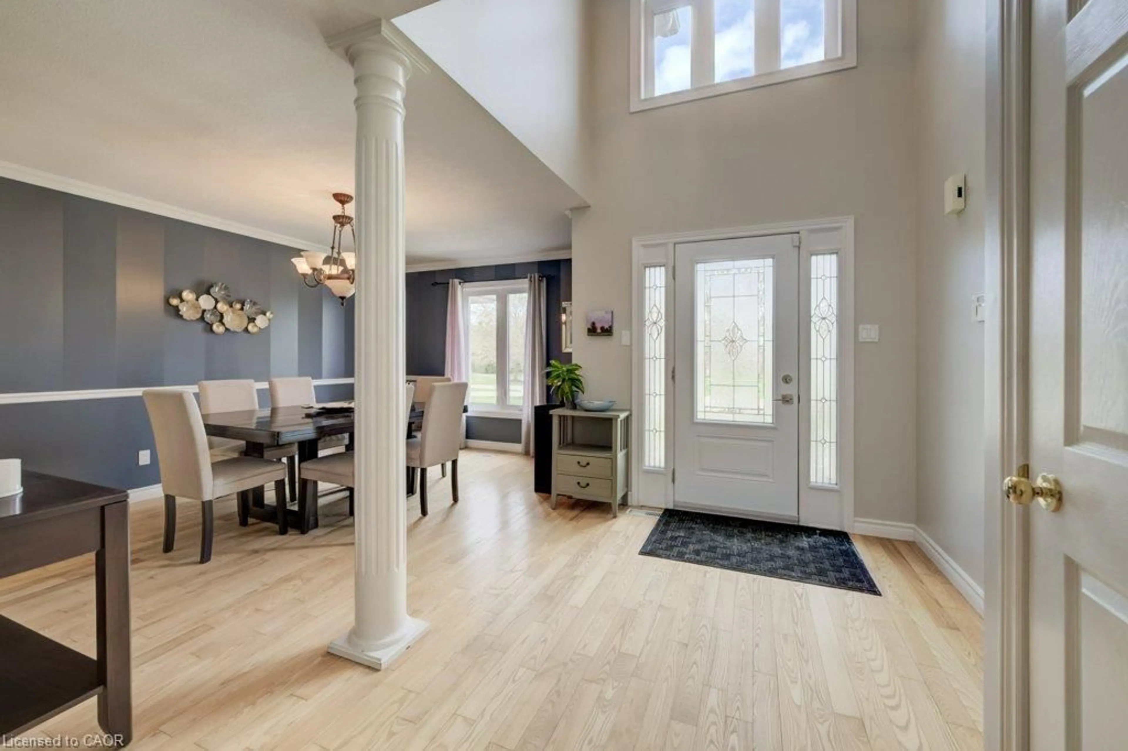 Indoor entryway for 207 Woodridge Dr, Mannheim Ontario N0B 2N0