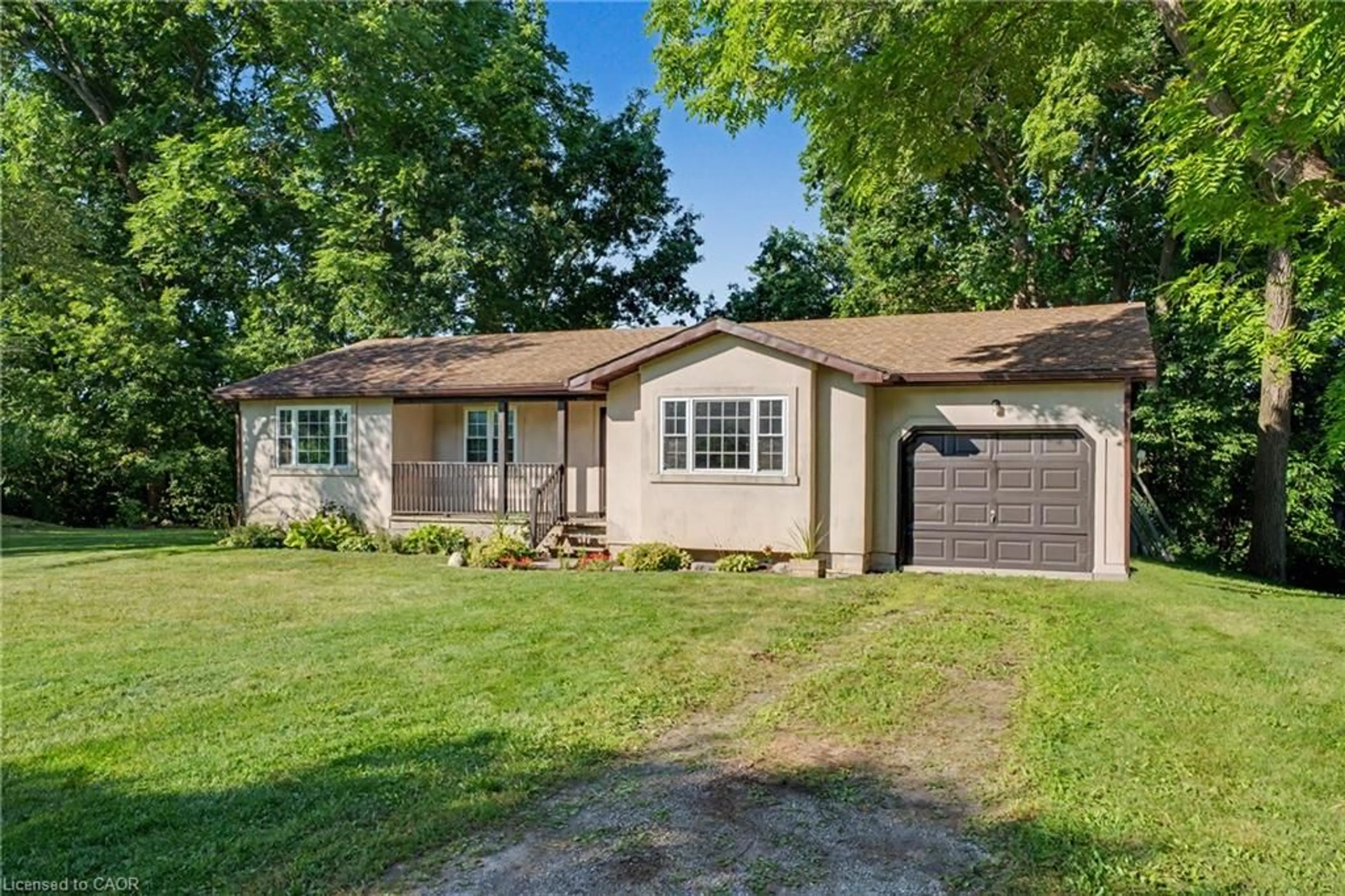 Home with vinyl exterior material, street for 975 Haldimand Hwy 54, York Ontario N0A 1E0