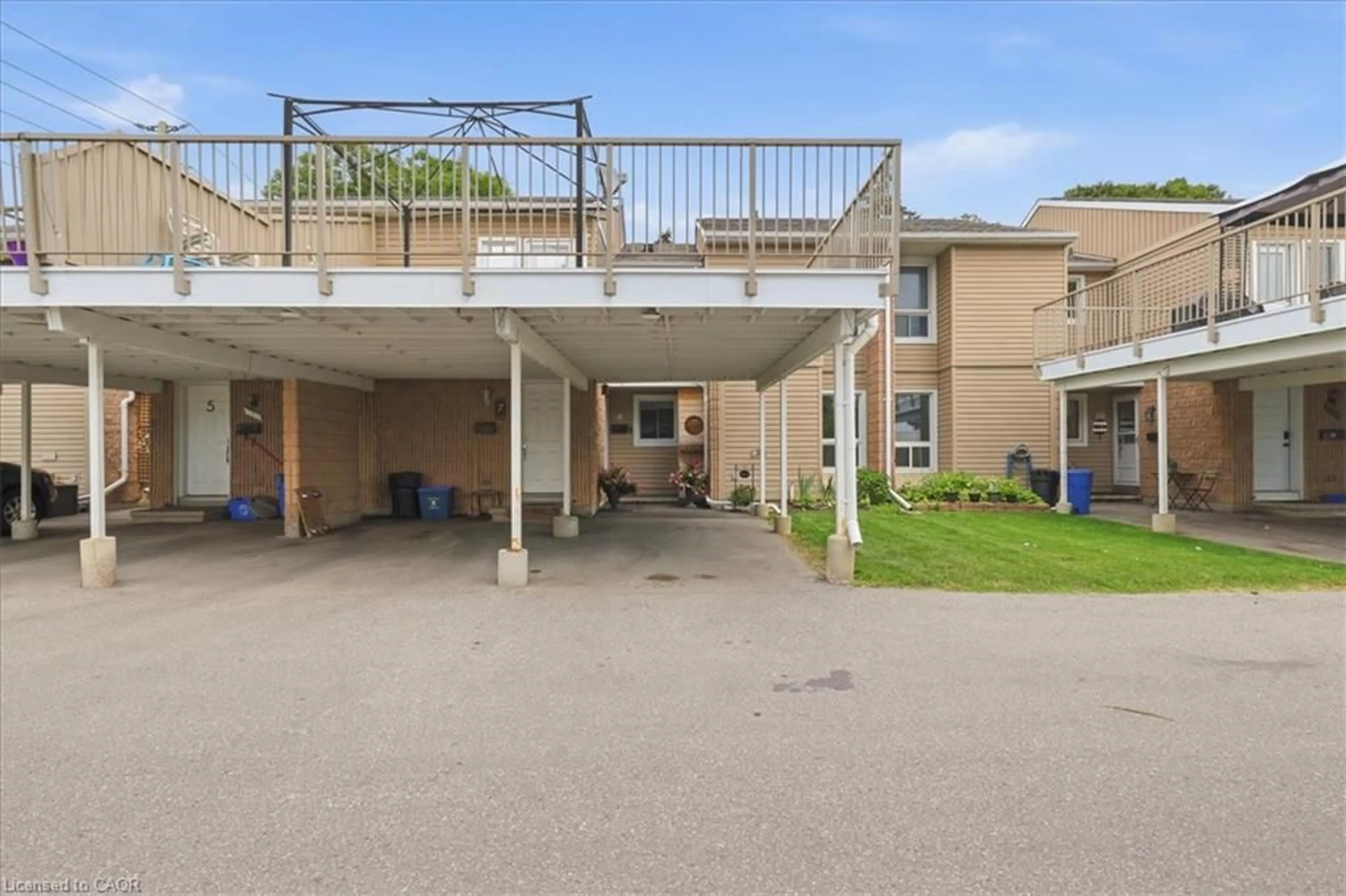 Unknown for 65 Glamis Rd #8, Cambridge Ontario N1R 6W4