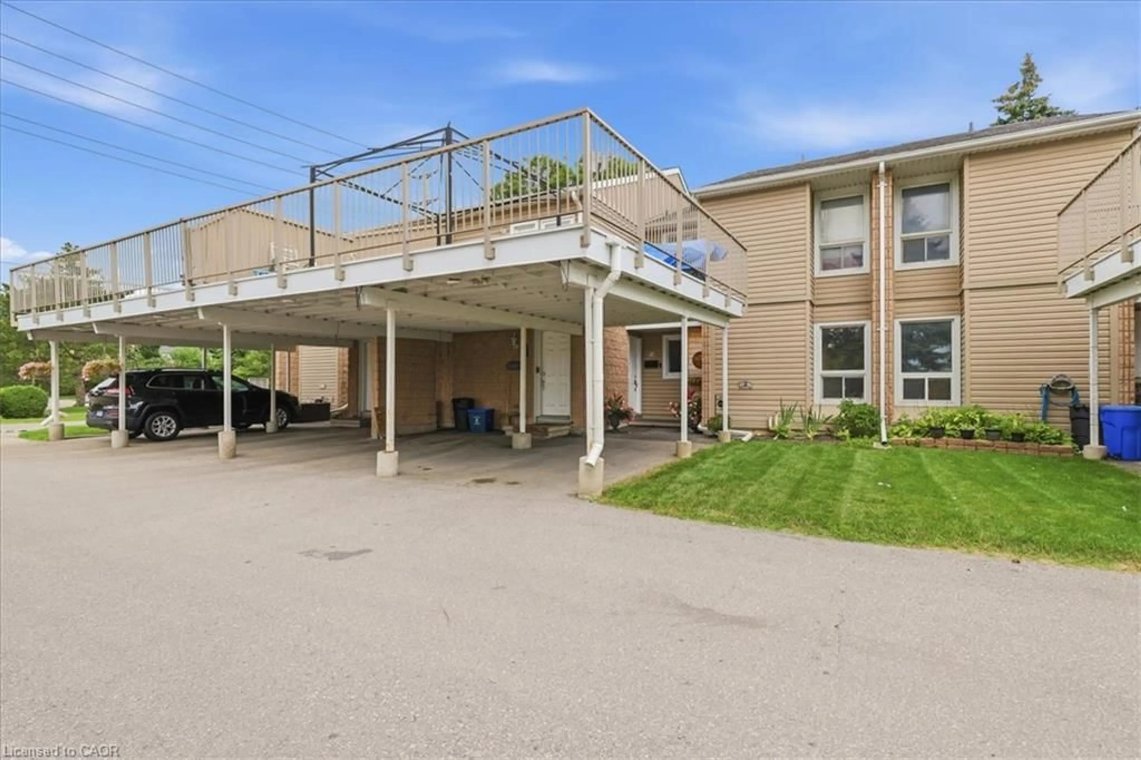Patio, building for 65 Glamis Rd #8, Cambridge Ontario N1R 6W4