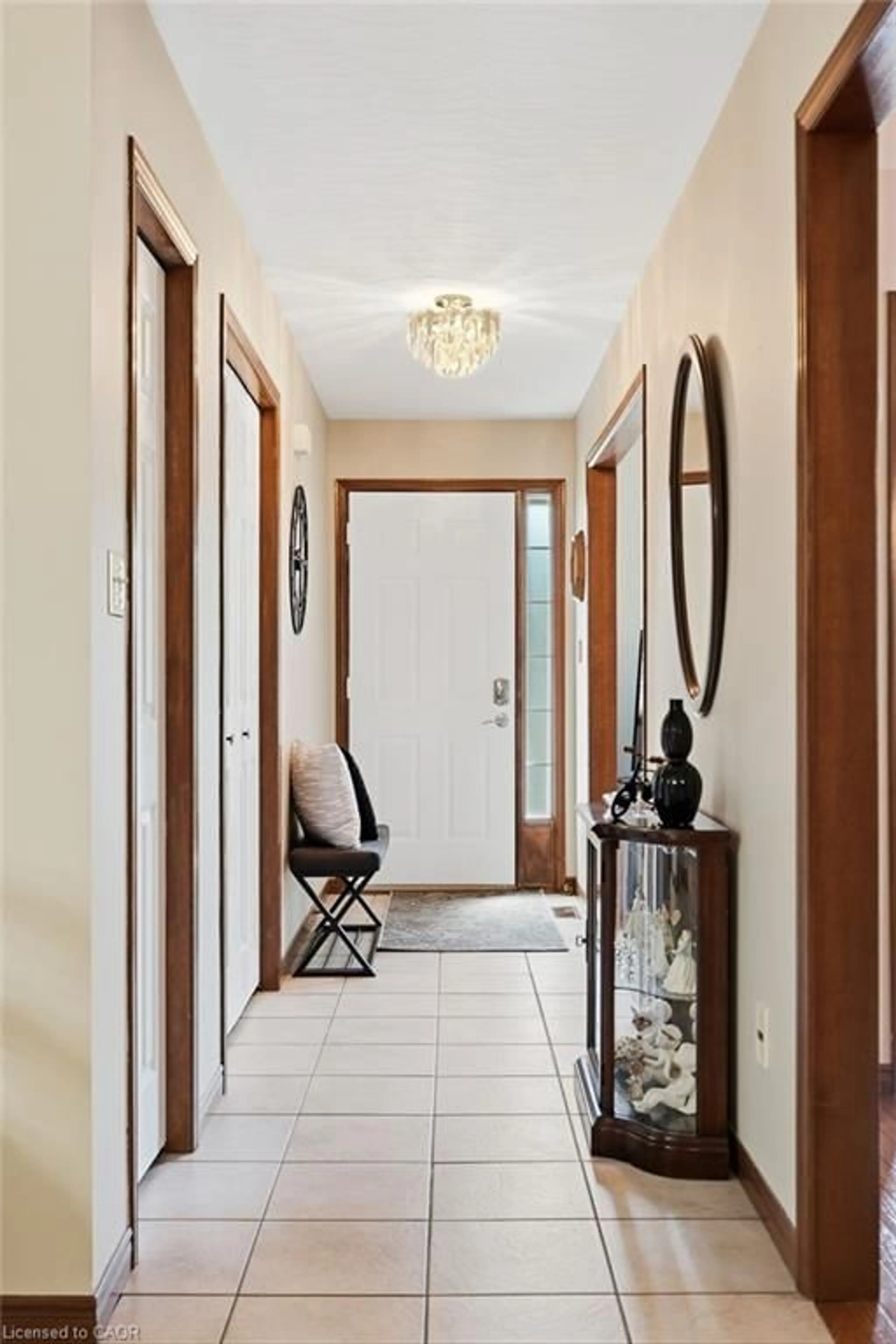 Indoor entryway for 210 Bastille St, Hamilton Ontario L9B 2G5