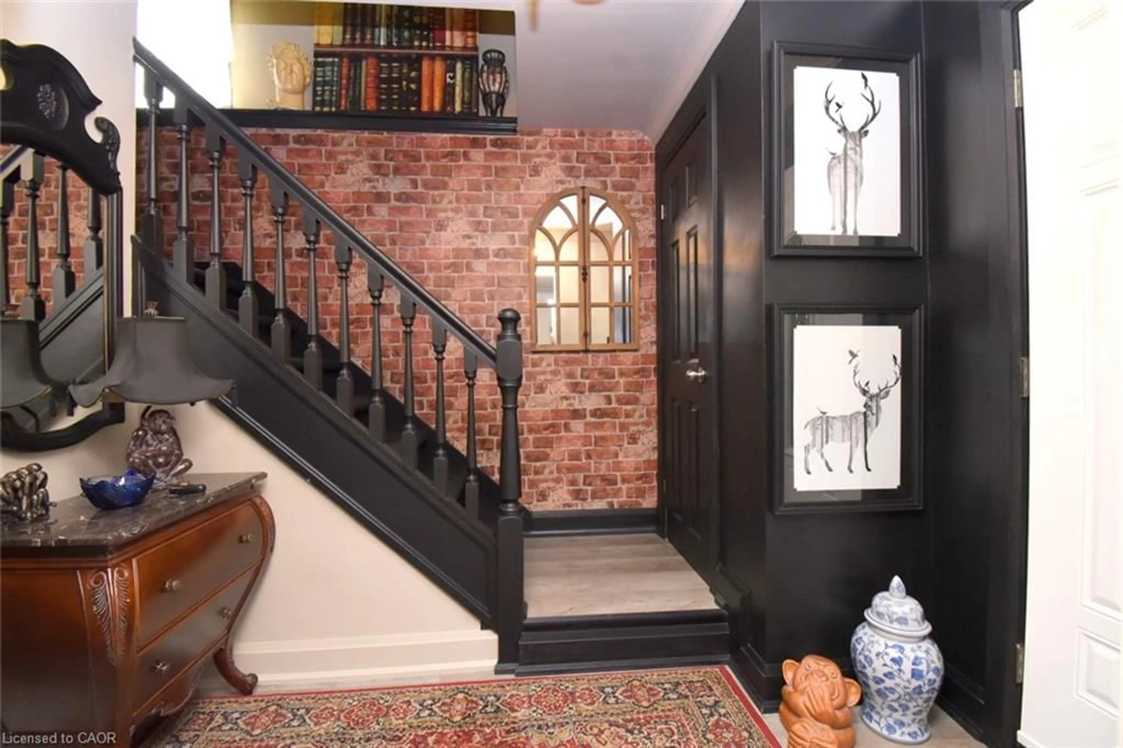 Indoor entryway for 139 Garside Ave, Hamilton Ontario L8K 2W1