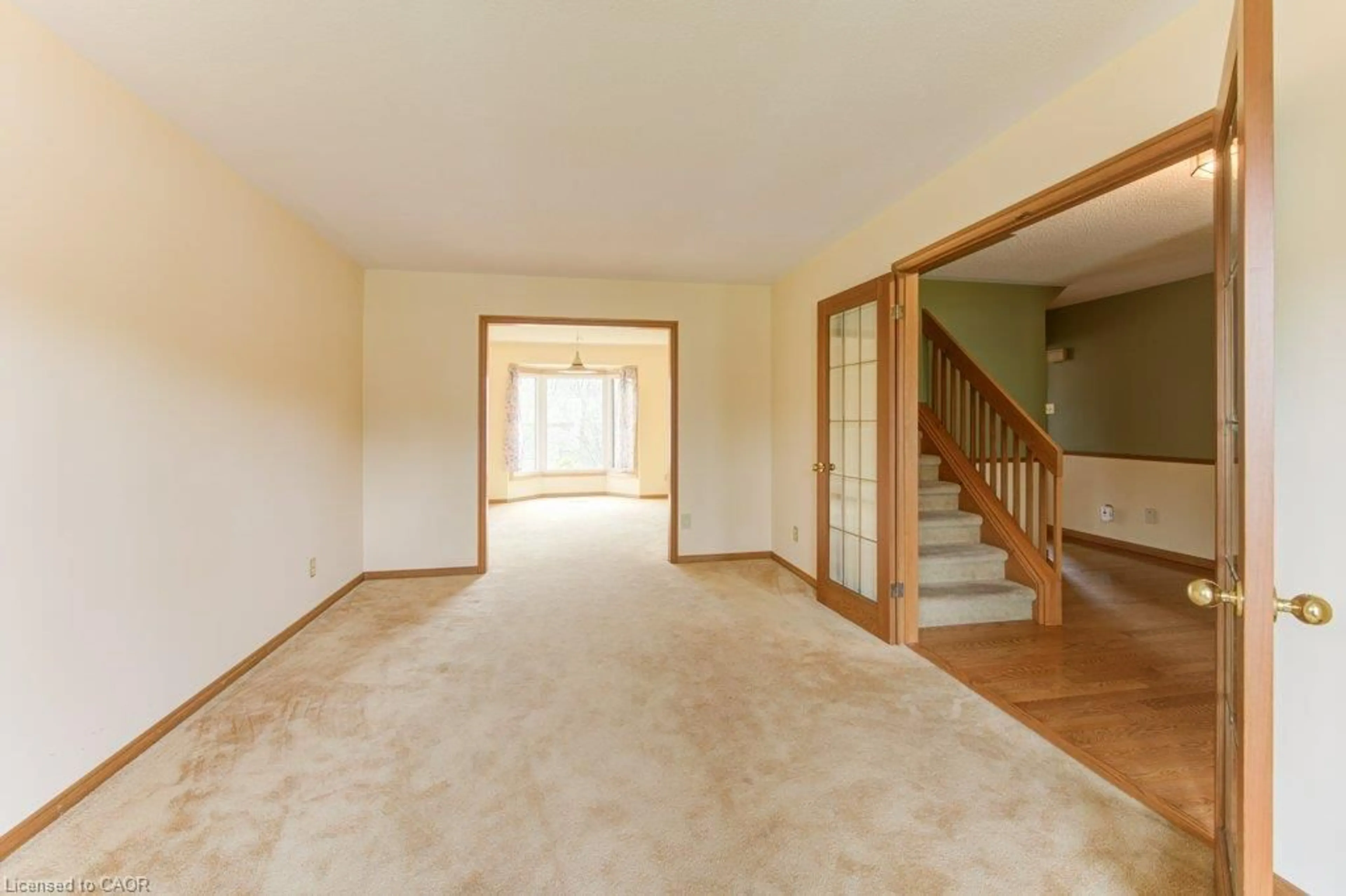 Indoor foyer for 27 Walmer Gdns, London Ontario N6G 4H4