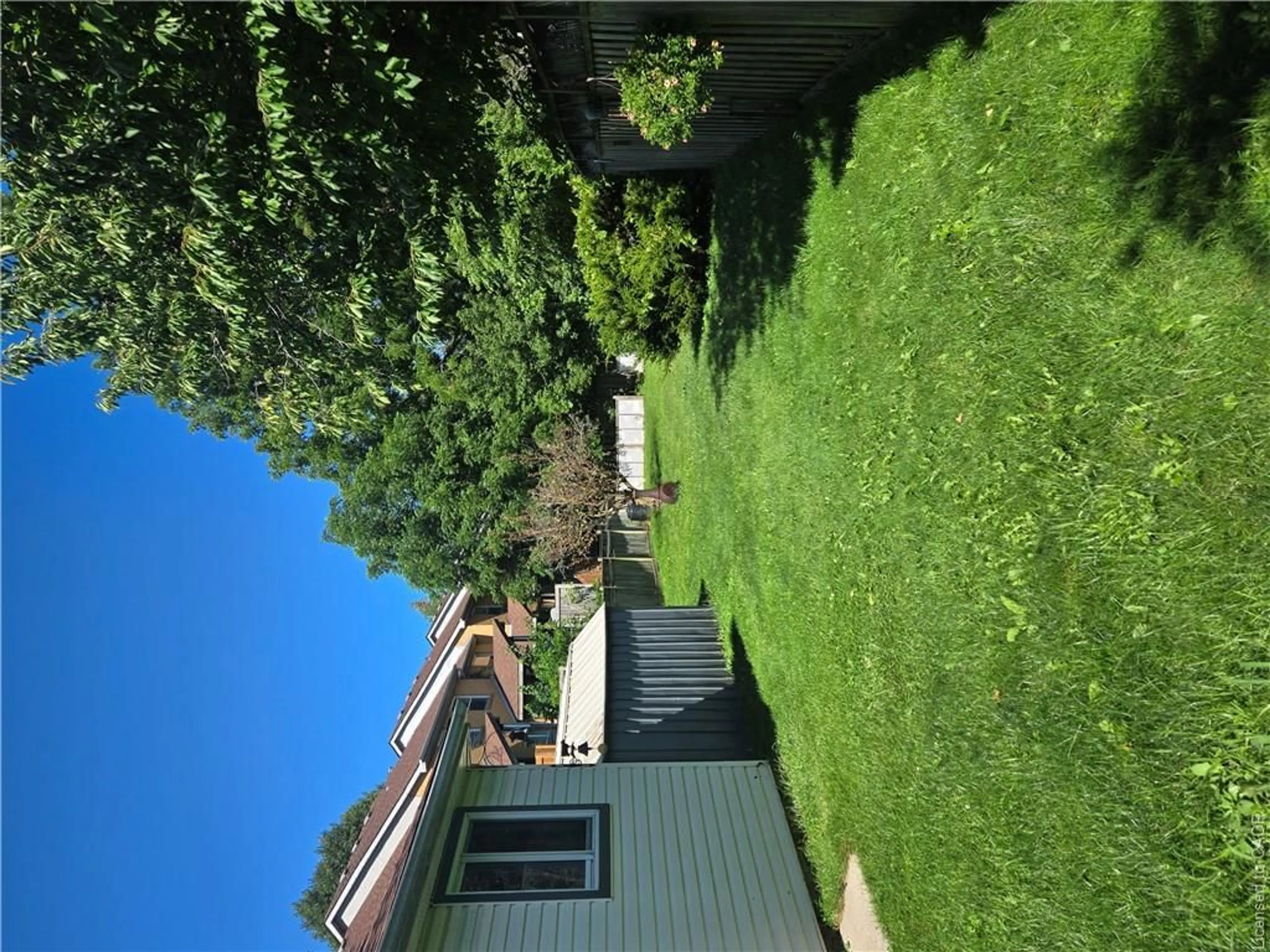 A pic from outside/outdoor area/front of a property/back of a property/a pic from drone, unknown for 59 Chalmers St, Cambridge Ontario N1R 6A5