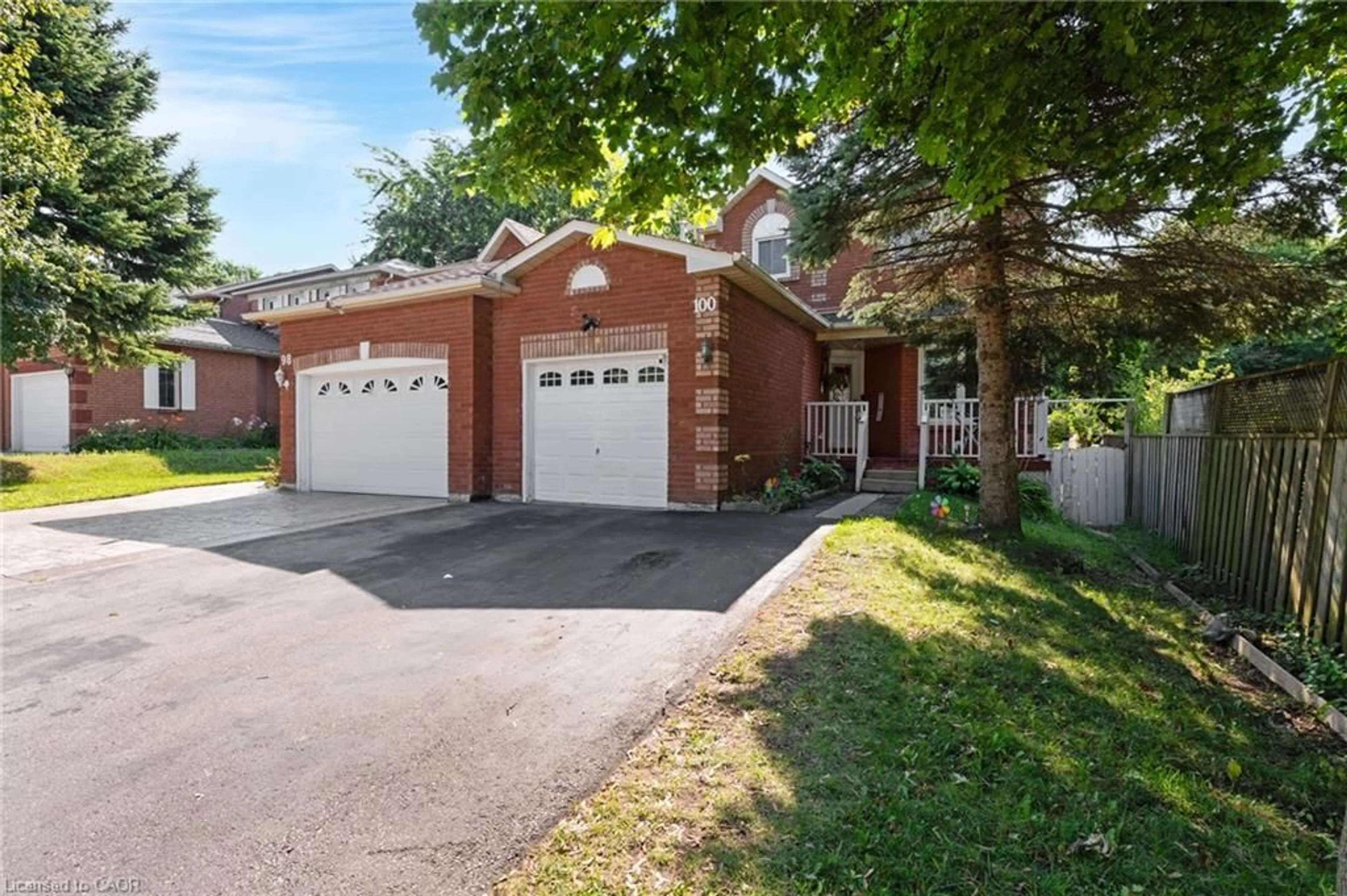 Home with brick exterior material, street for 100 Anglerock Dr, Cambridge Ontario N1T 1L9