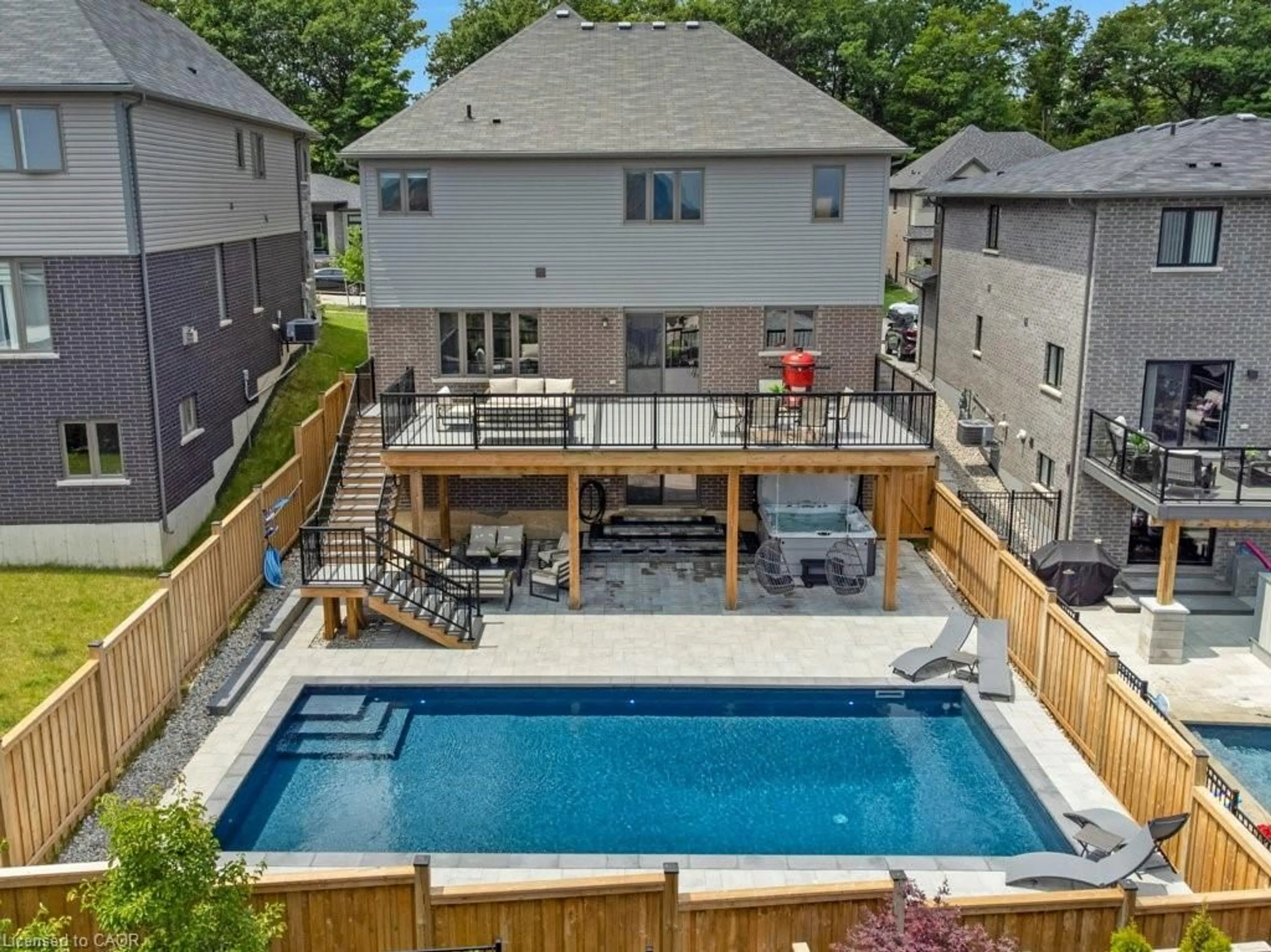 Patio, unknown for 4041 Highland Park Dr, Beamsville Ontario L3J 0S9