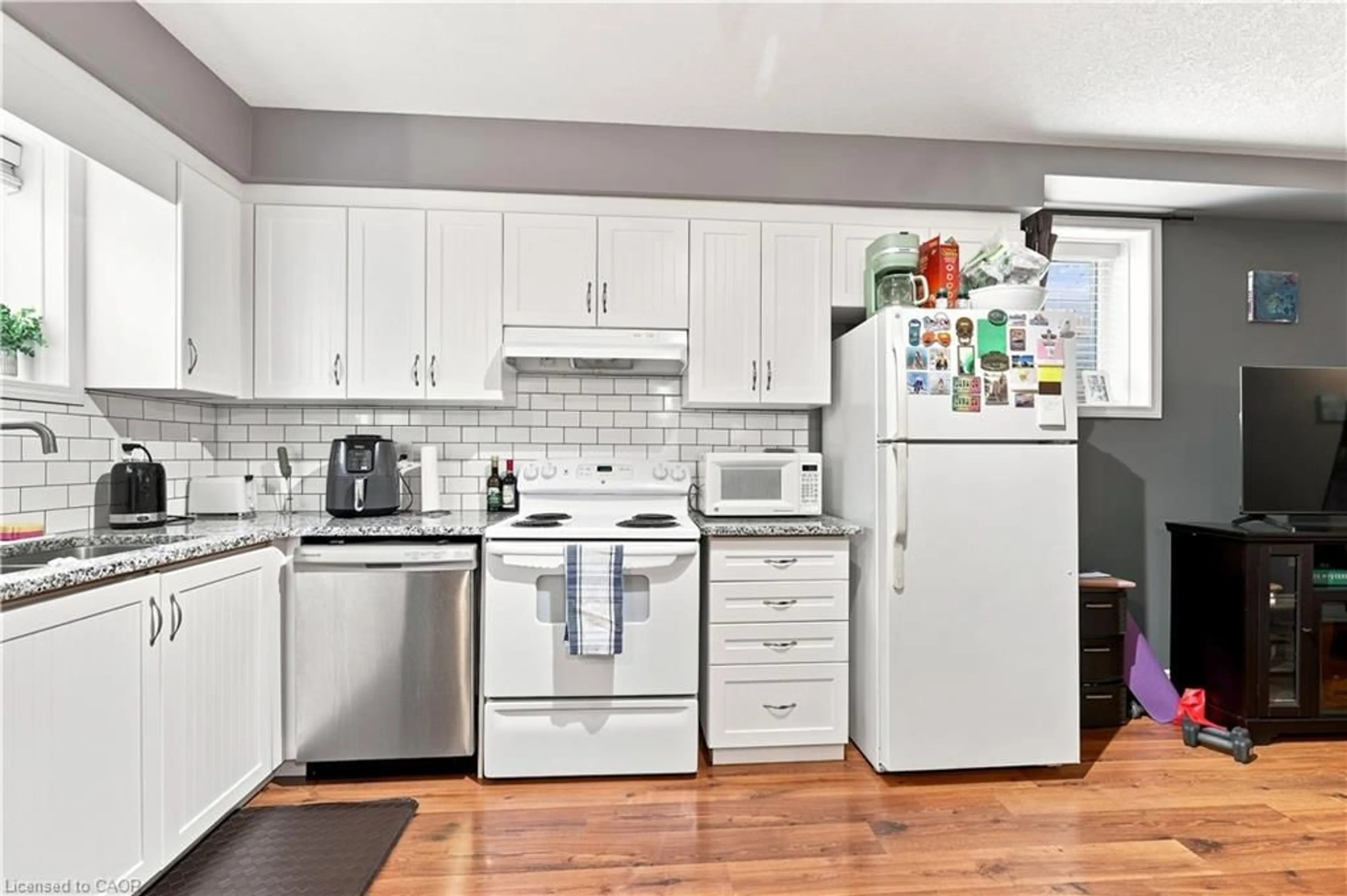 Standard kitchen, unknown for 240 Westmeadow Dr #11A, Kitchener Ontario N2N 0A1