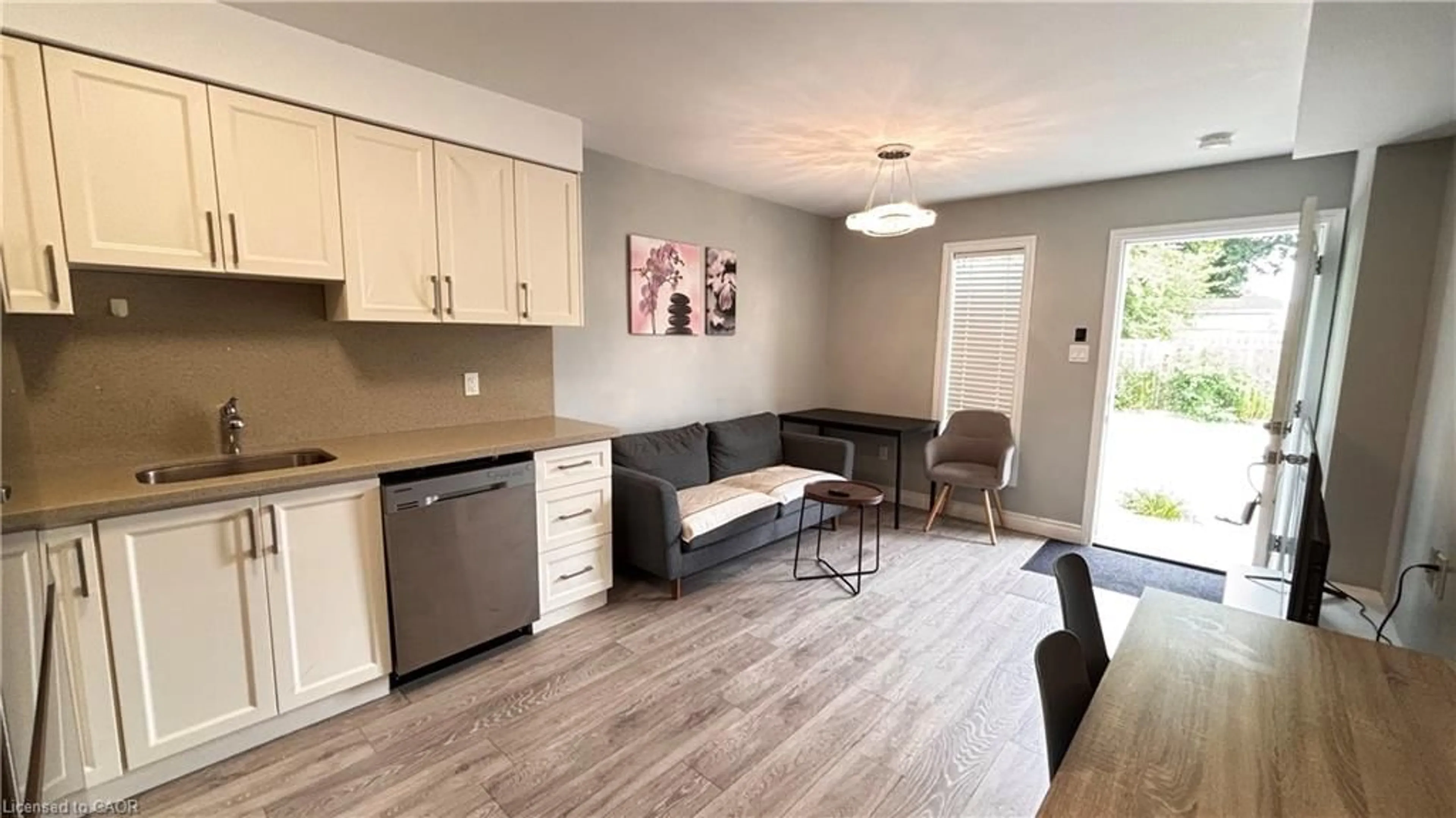 Unknown for 122 Courtland Ave #14, Kitchener Ontario N2G 0B8