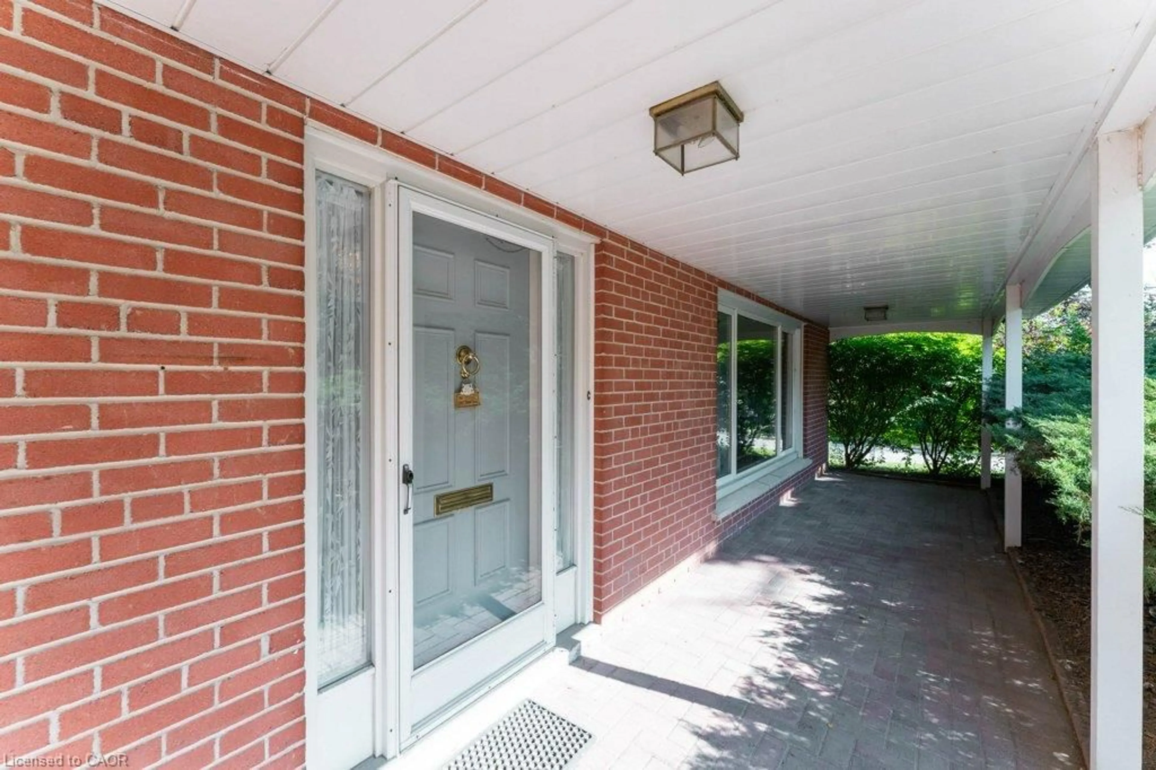 Indoor foyer for 2 Robinter Dr, North York Ontario M2M 3P9