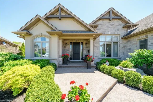 12 Ellington Pl, Brantford 4